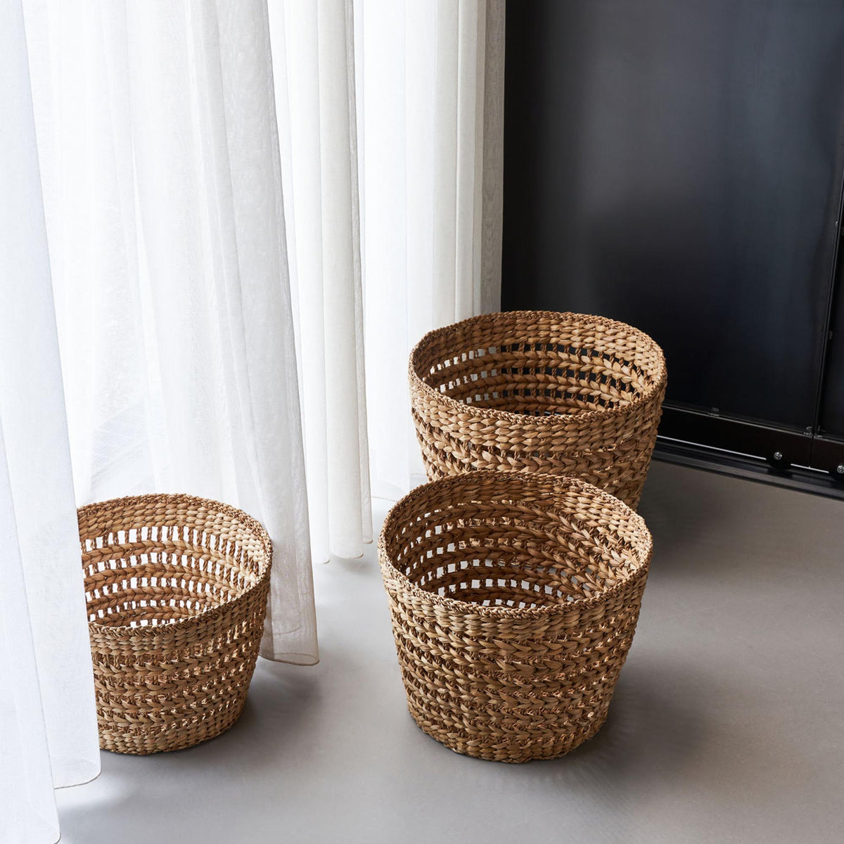 Körbe, Ramla in Natur präsentiert im Onlineshop von KAQTU Design AG. Wäschekorb ist von House Doctor;Körbe, Ramla in Natur präsentiert im Onlineshop von KAQTU Design AG. Wäschekorb ist von House Doctor