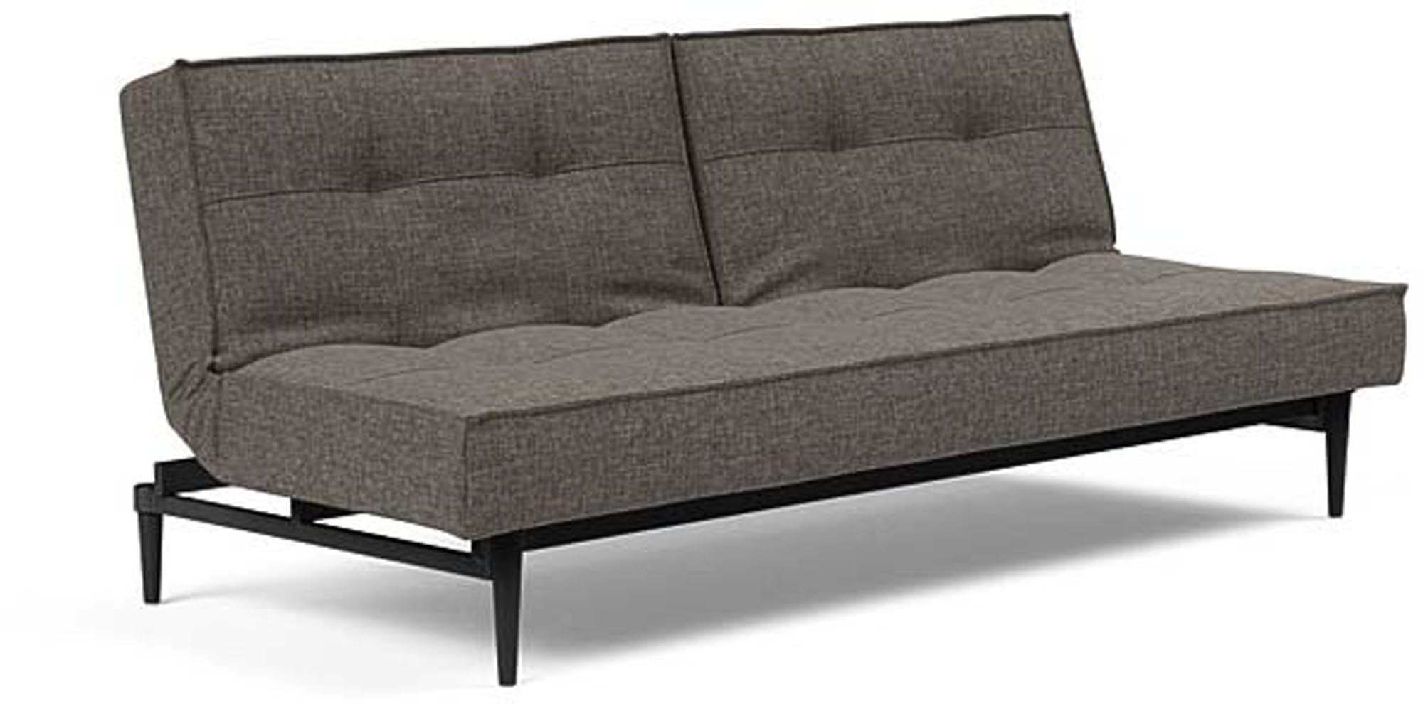 Entdecken Sie das elegante Splitback Sofabett 115 Styletto von Innovation Living – perfekt für stilvolle Räume und entspannte Nächte.