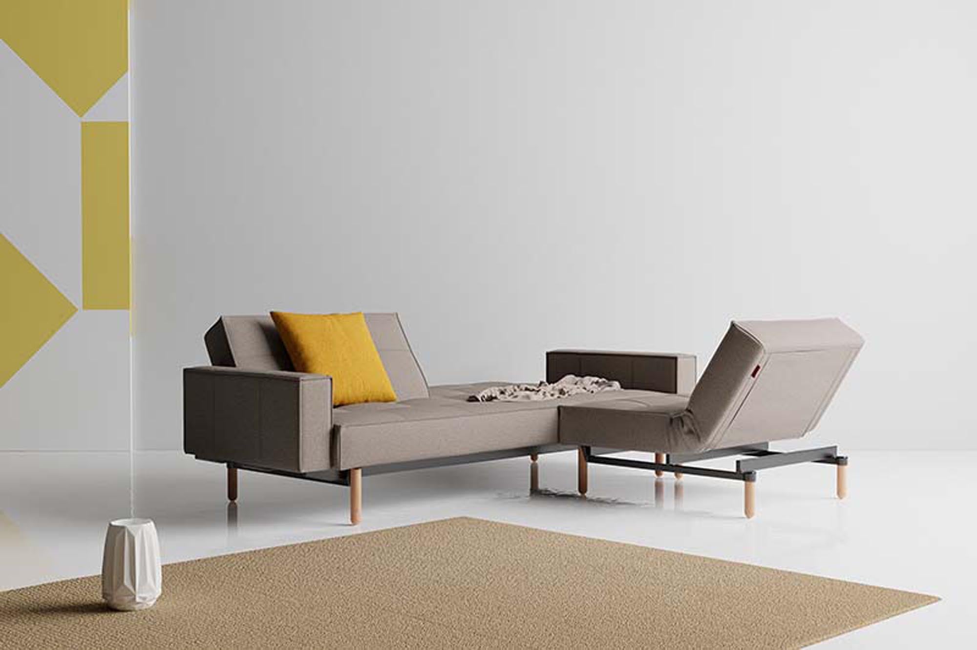 Modernes Splitback Sofabett 210 Stem mit vielseitigen Armlehnen.