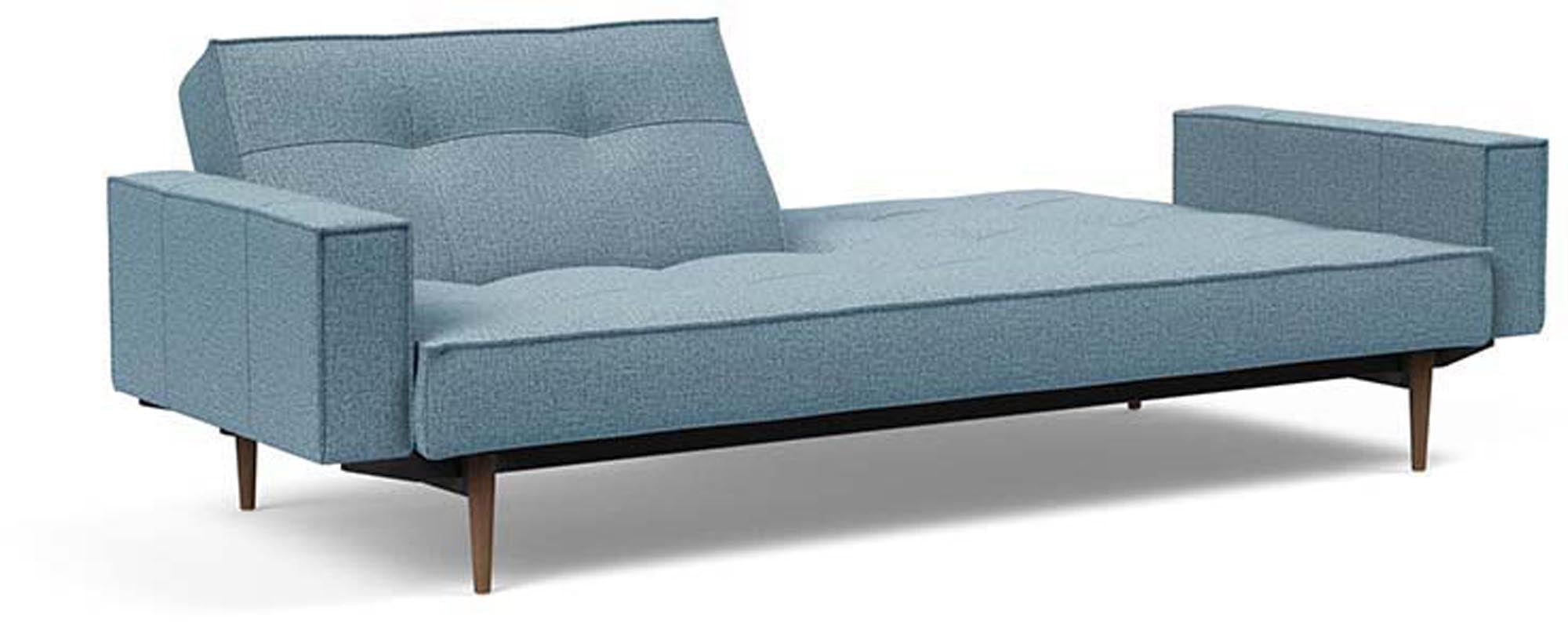 Stilvolles Splitback Sofabett 210 mit Armlehnen von Innovation Living.