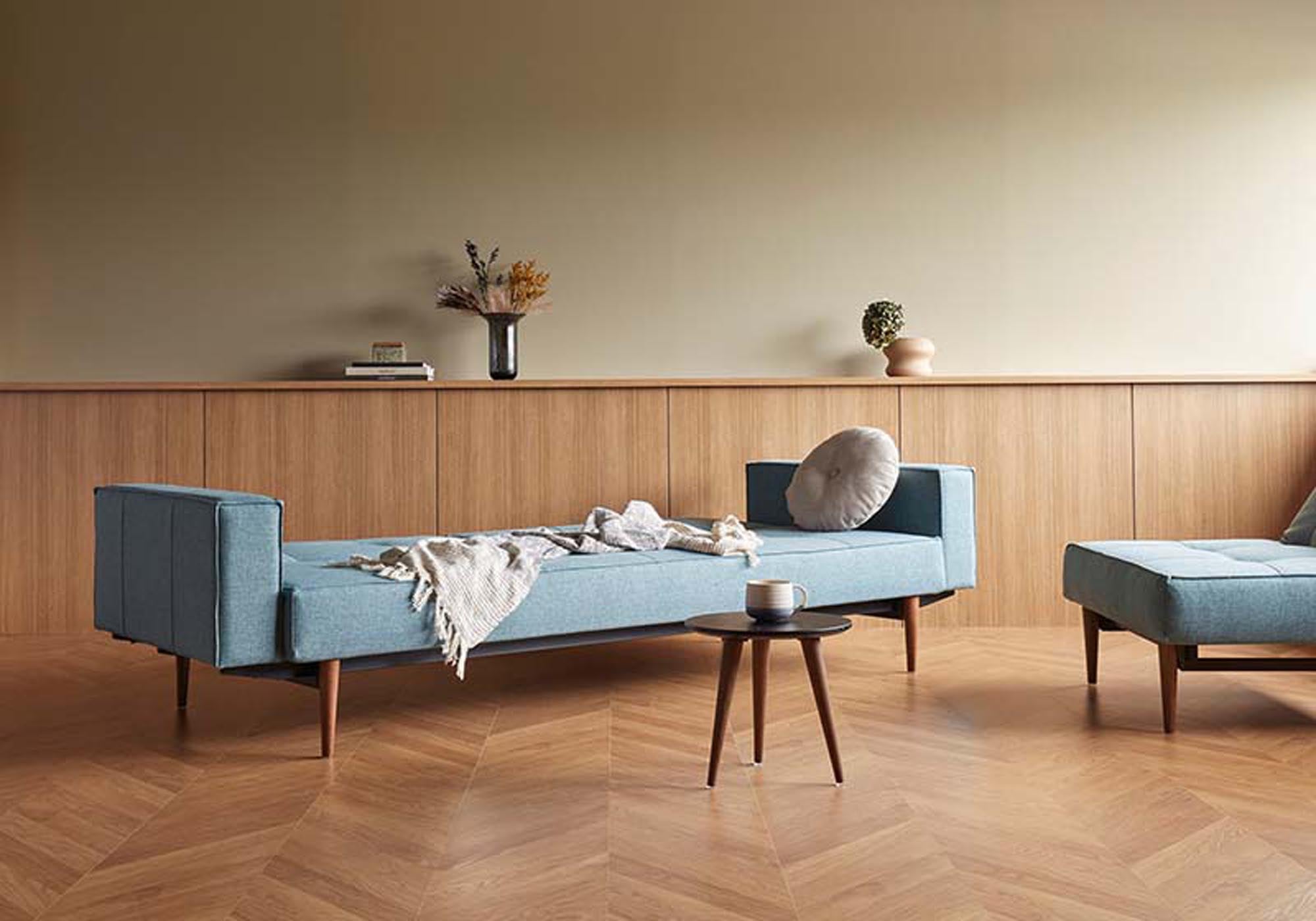 Stilvoller Splitback Styletto Sessel: Skandinavische Eleganz pur.