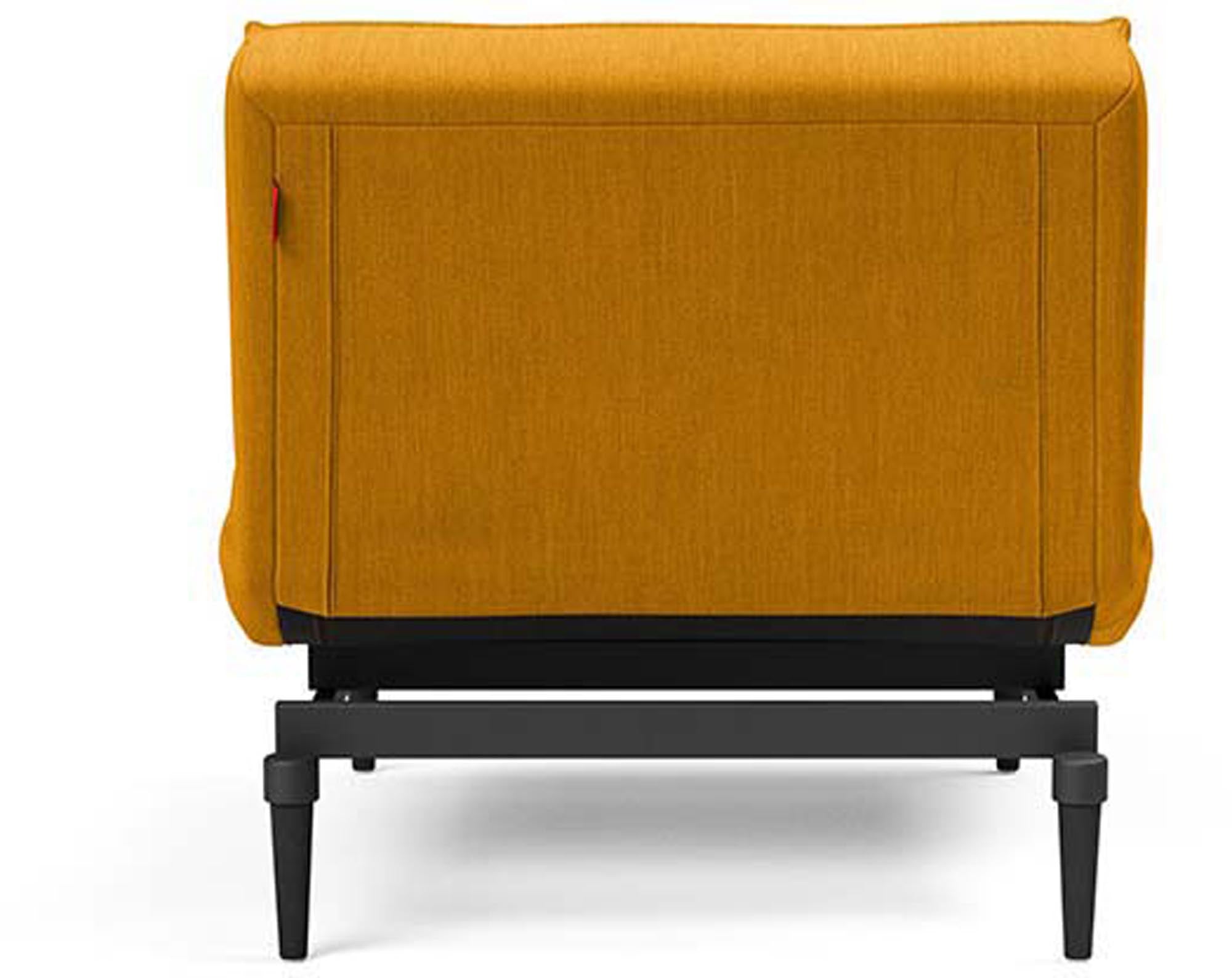 Stilvoller Splitback Sessel: Vielseitigkeit und skandinavische Eleganz.