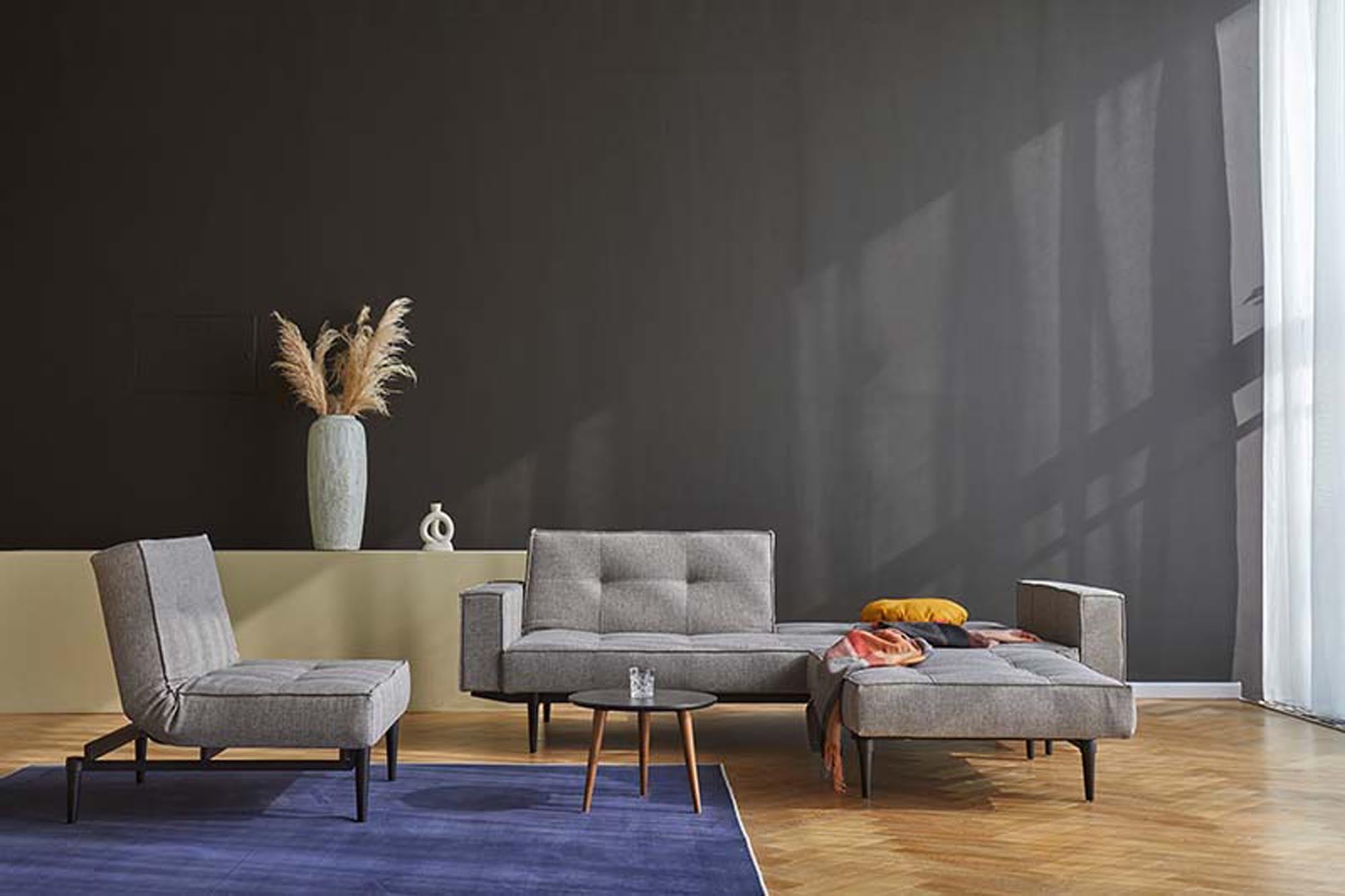 Splitback Styletto Sessel: Modernes Design trifft auf Funktionalität.