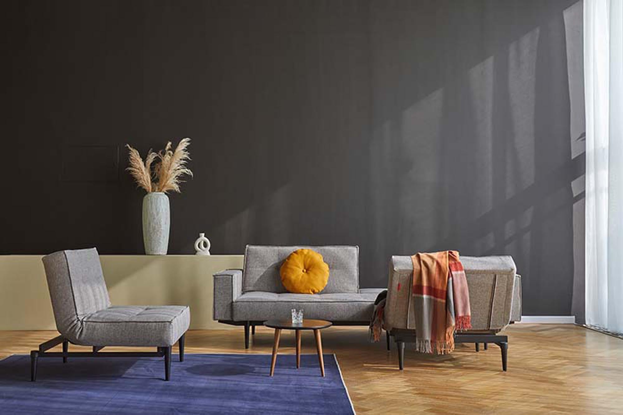 Elegantes Splitback Sofabett 115 Styletto mit Armlehnen von Innovation Living – perfekter Mix aus Stil und Funktionalität für Ihr Zuhause.