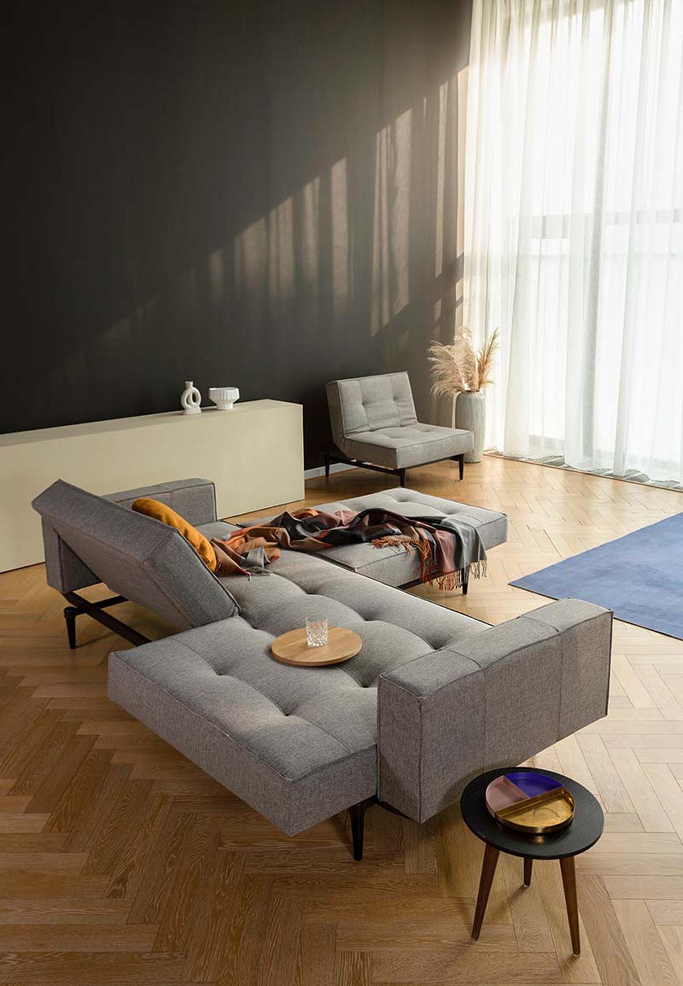 Elegantes Splitback Sofabett 115 Styletto mit Armlehnen von Innovation Living – perfekter Mix aus Stil und Funktionalität für Ihr Zuhause.