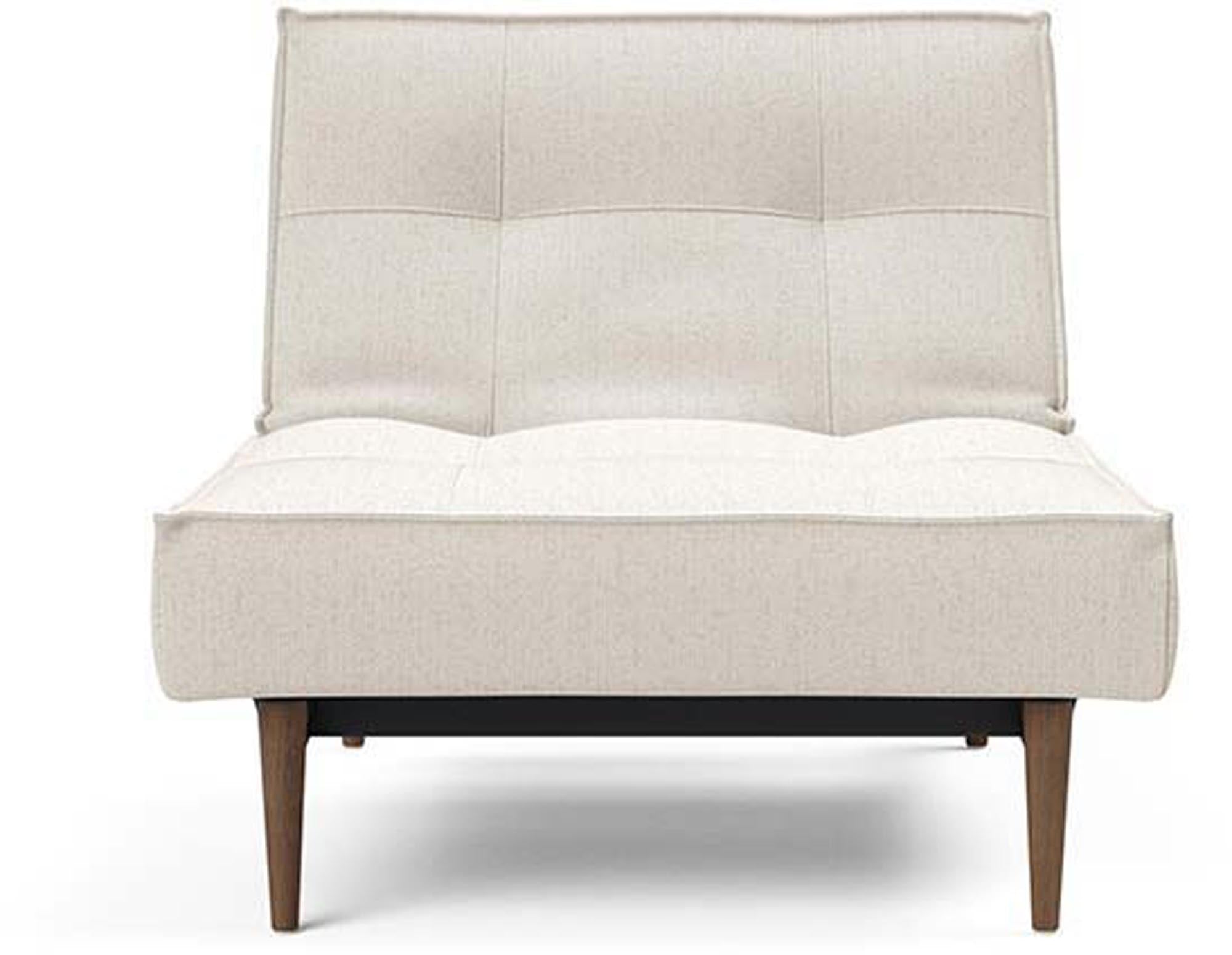 Eleganter Splitback Styletto Sessel: Vielseitigkeit in skandinavischem Stil.