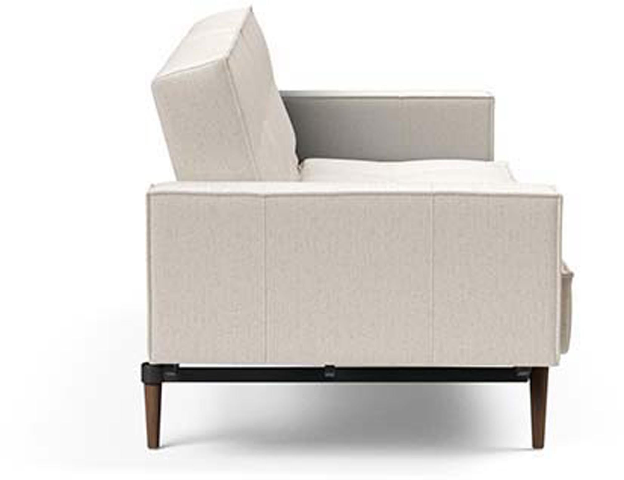 Das Splitback Sofabett 115 Styletto von Innovation Living vereint stilvolles Design mit praktischer Funktionalität. Ideal für Gästezimmer und Wohnzimmer.