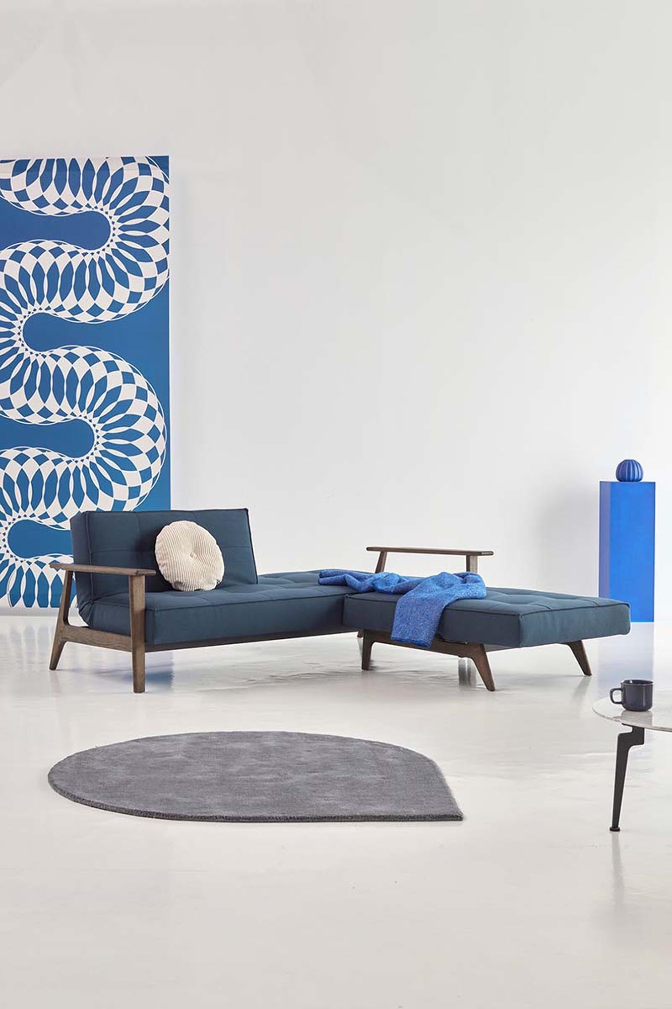 Erleben Sie das vielseitige Splitback Sofabett 115 Frej von Innovation Living – modernes Design trifft auf praktischen Schlafkomfort für jeden Raum.
