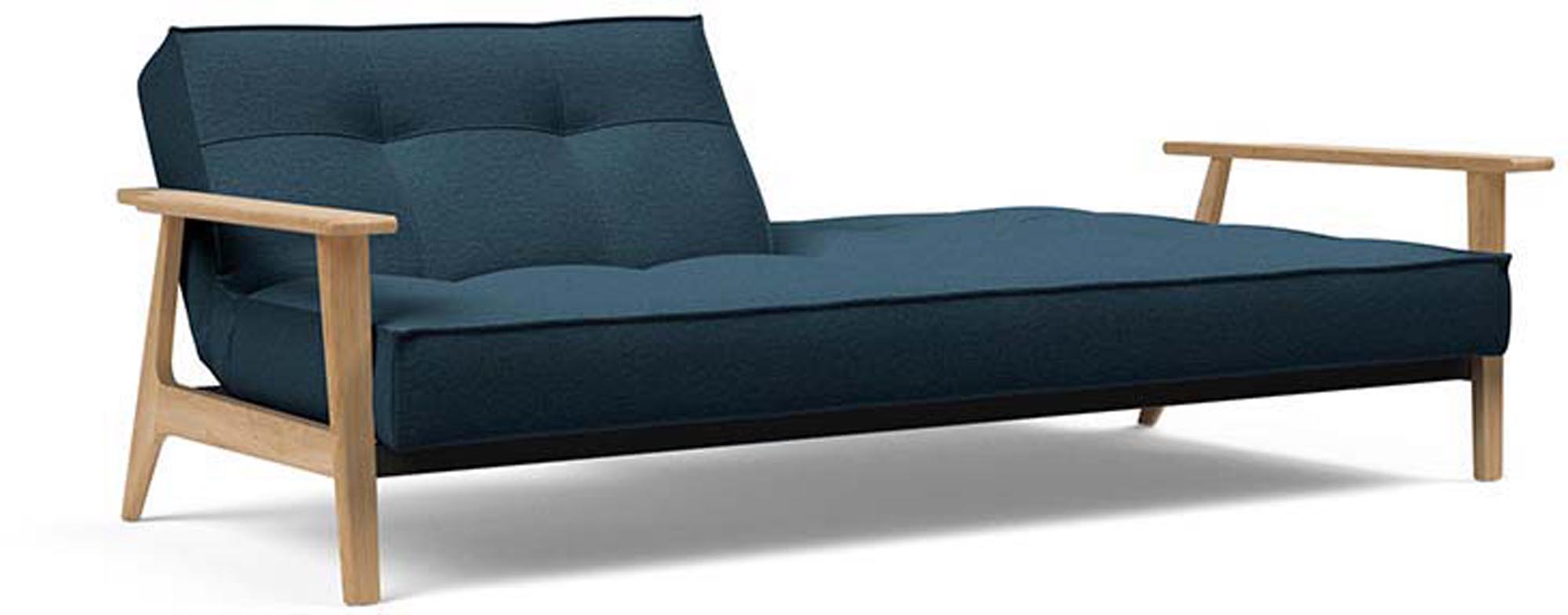 Erleben Sie das vielseitige Splitback Sofabett 115 Frej von Innovation Living – stilvoll, funktional und ideal für kleine Räume.