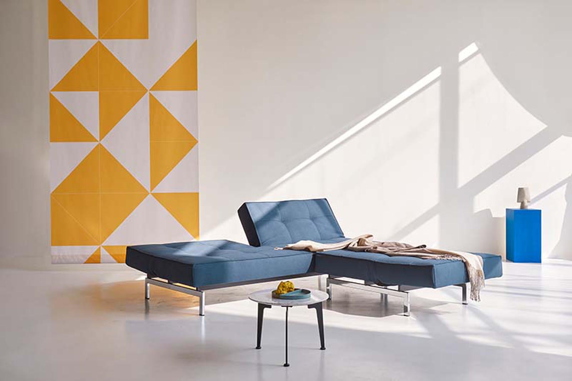 Erleben Sie den eleganten Splitback Chrome Sessel von Innovation Living – eine harmonische Verbindung aus modernem Stil und optimalem Sitzkomfort.