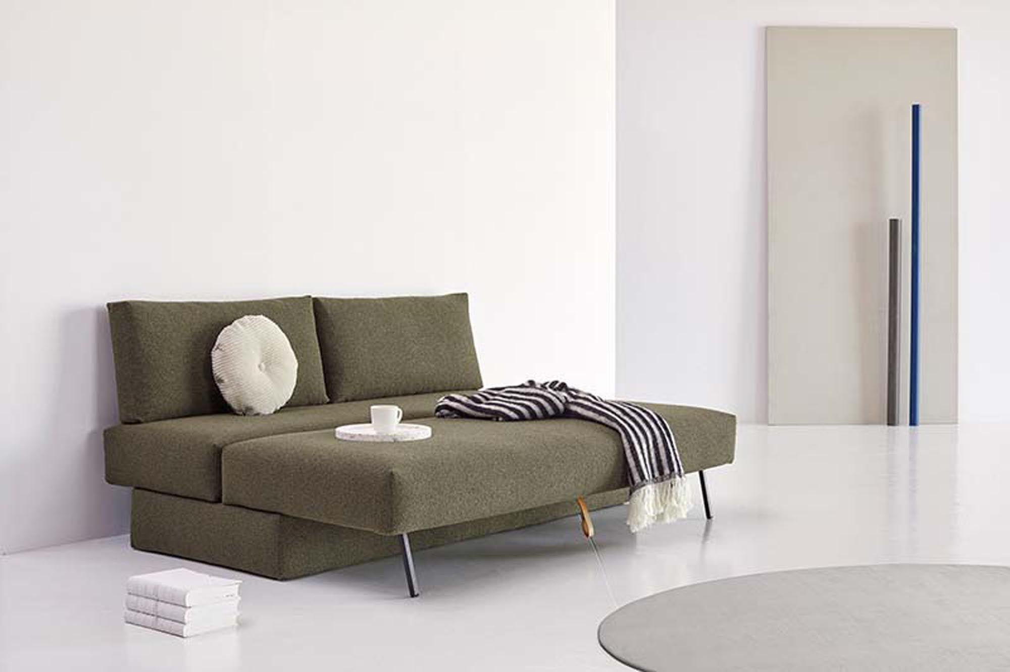 Osvald Sofabett 150: Stilvolles Schlafsofa mit cleverem Stauraum. Perfekt für kompakte Wohnräume und entspannte Nächte. Praktisch und schick.