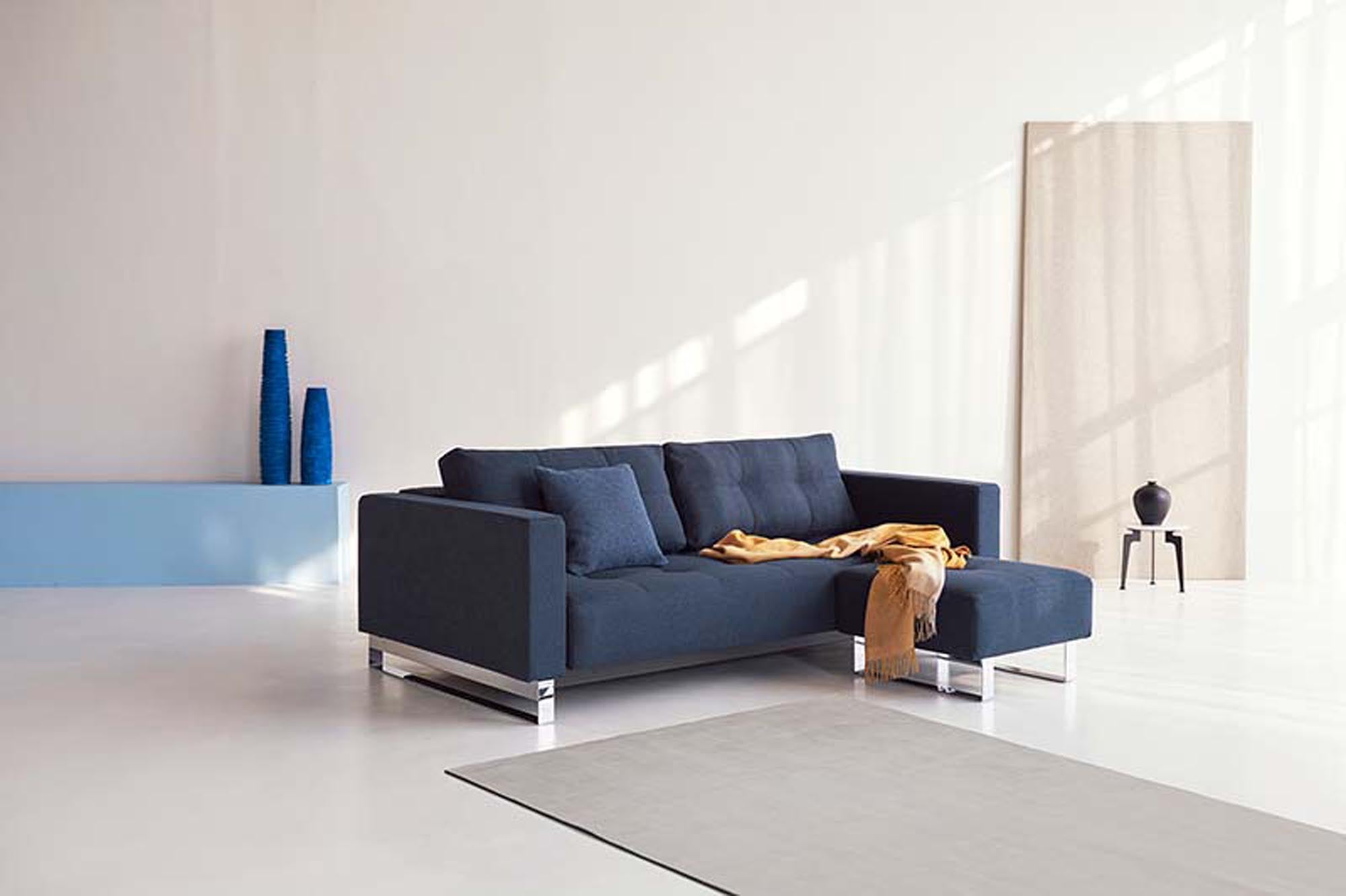 Eleganter Supremax Ottoman: Vielseitigkeit in zeitgemäßem Design.