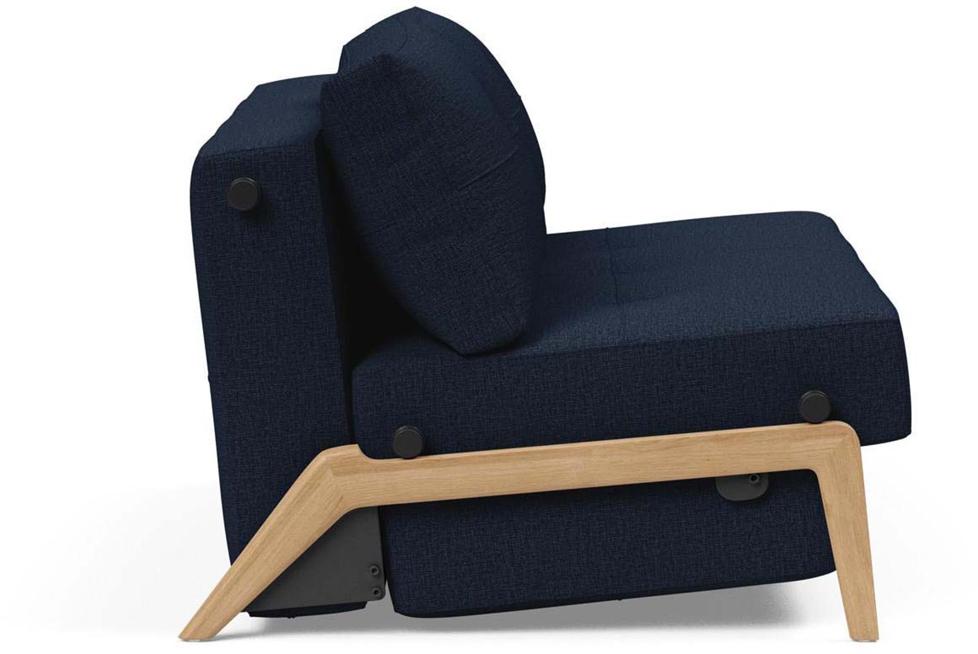 Cubed Klappsofa 140: Stilvolles, multifunktionales Sofa für kompakte Wohnräume. Bequem und praktisch für Gästeübernachtungen.