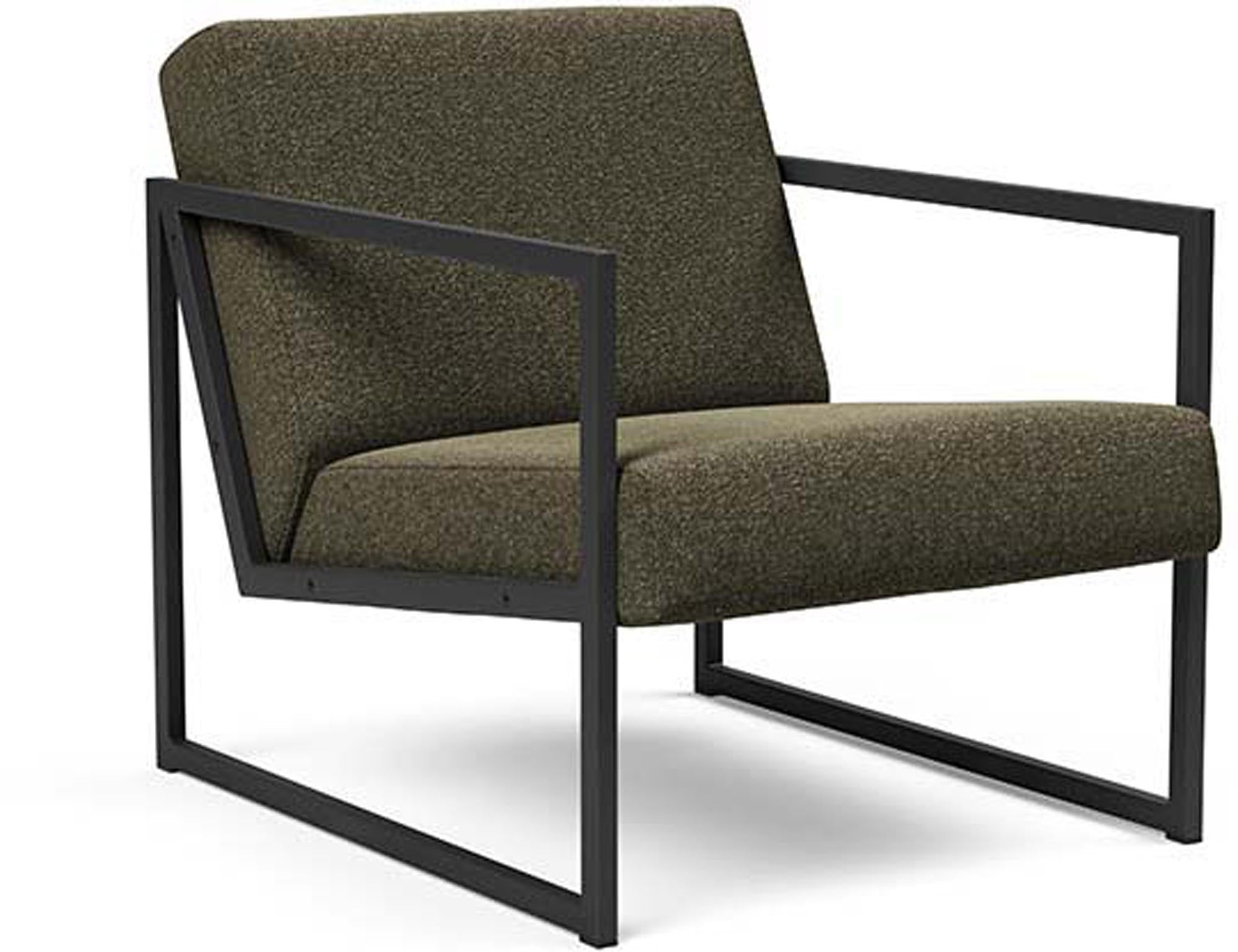 Stilvoller Vikko Sessel mit Armlehnen von Innovation Living.