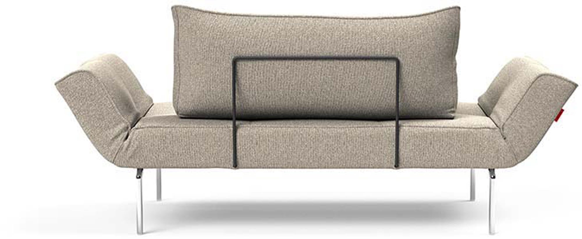 Entdecken Sie das Zeal Klappsofa 70 Straw von Innovation Living – ein elegantes, platzsparendes Möbelstück, das Komfort und Design vereint.