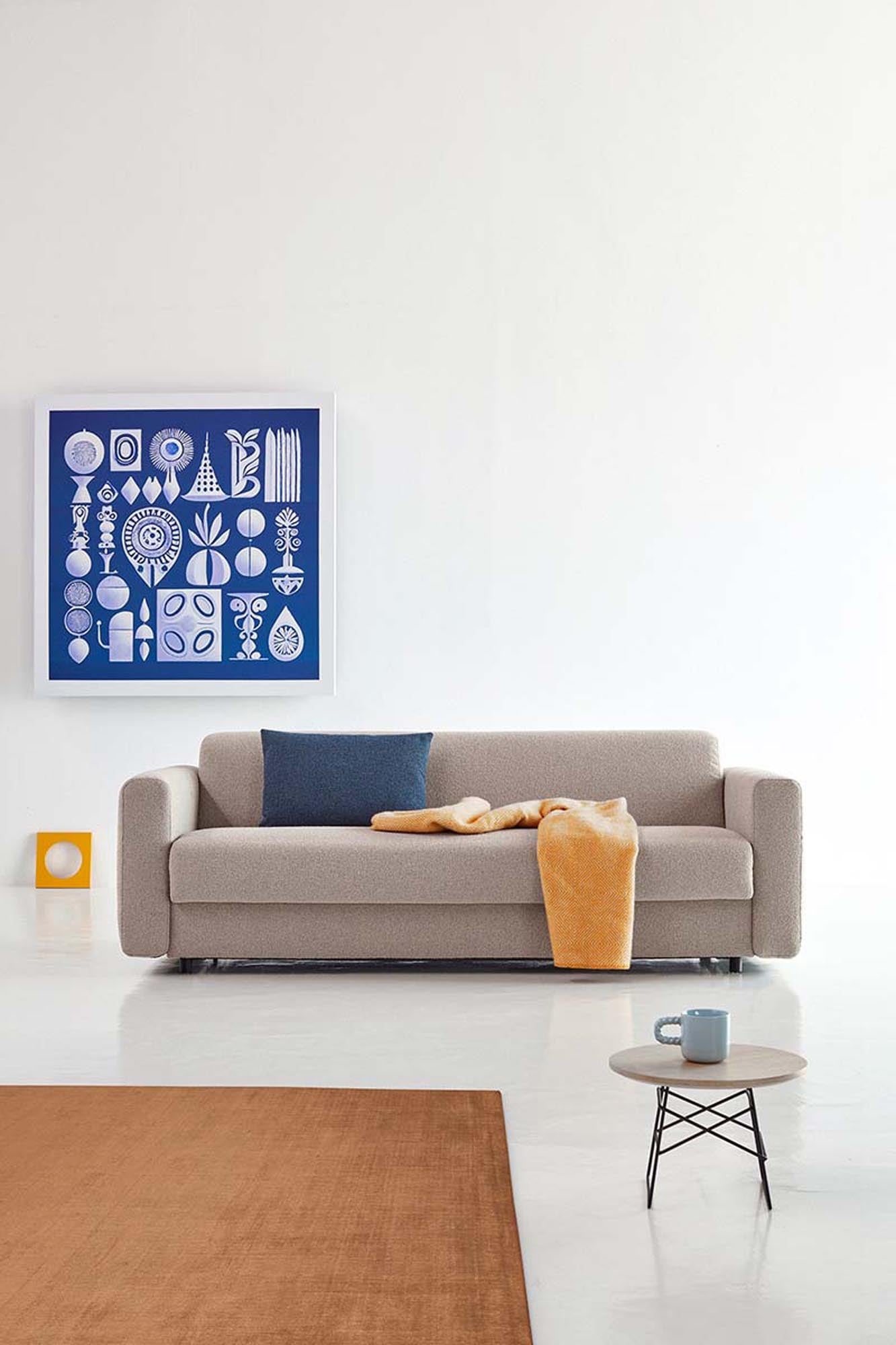 Entdecken Sie das Killian Klappsofa 160 von Innovation Living – ein elegantes Möbelstück mit komfortabler Dual-Matratze für entspannte Nächte.