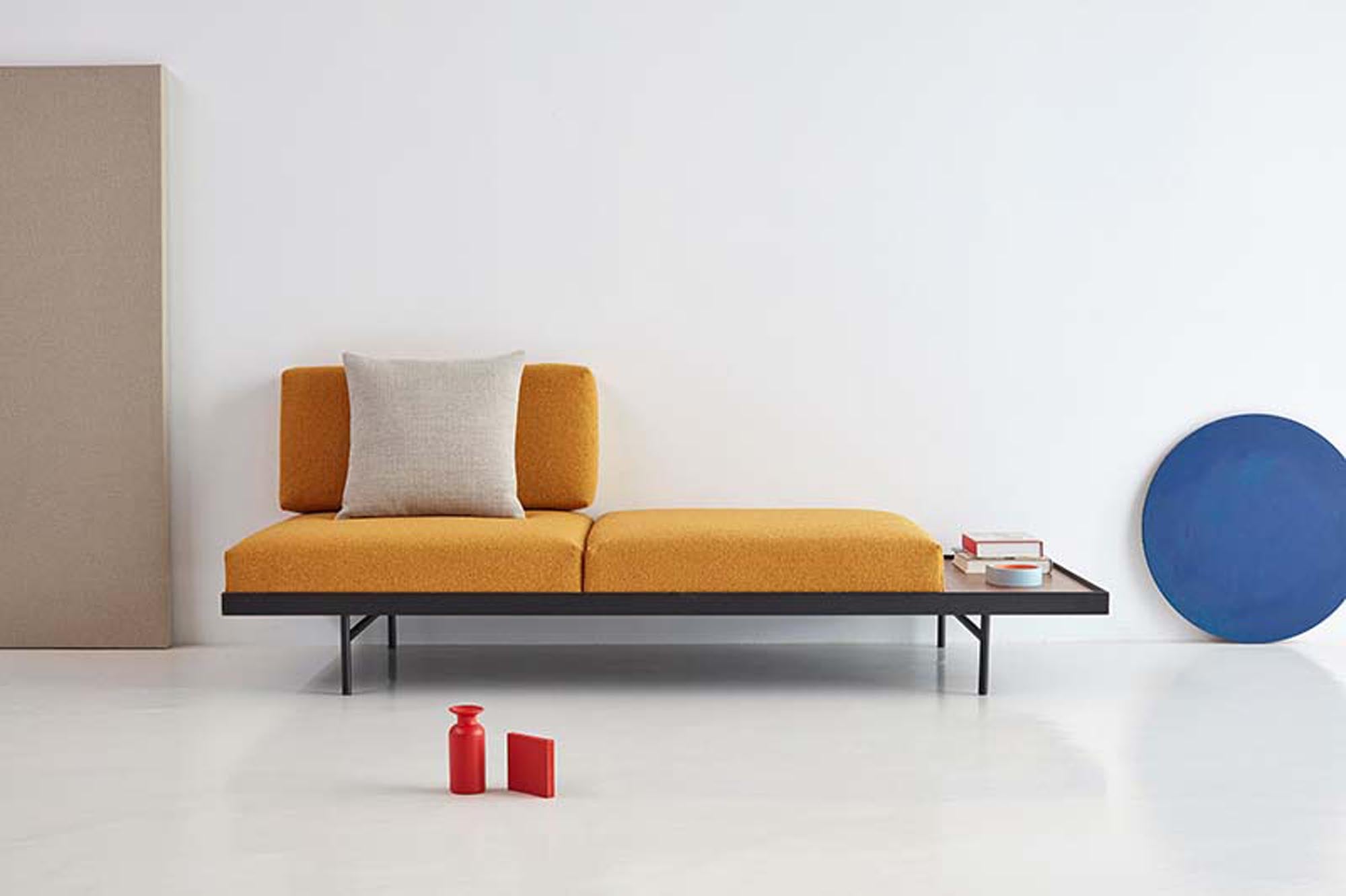 Entdecken Sie das Puri Klappsofa von Innovation Living: stilvoll, platzsparend und ideal für Gästeübernachtungen in jedem Raum!