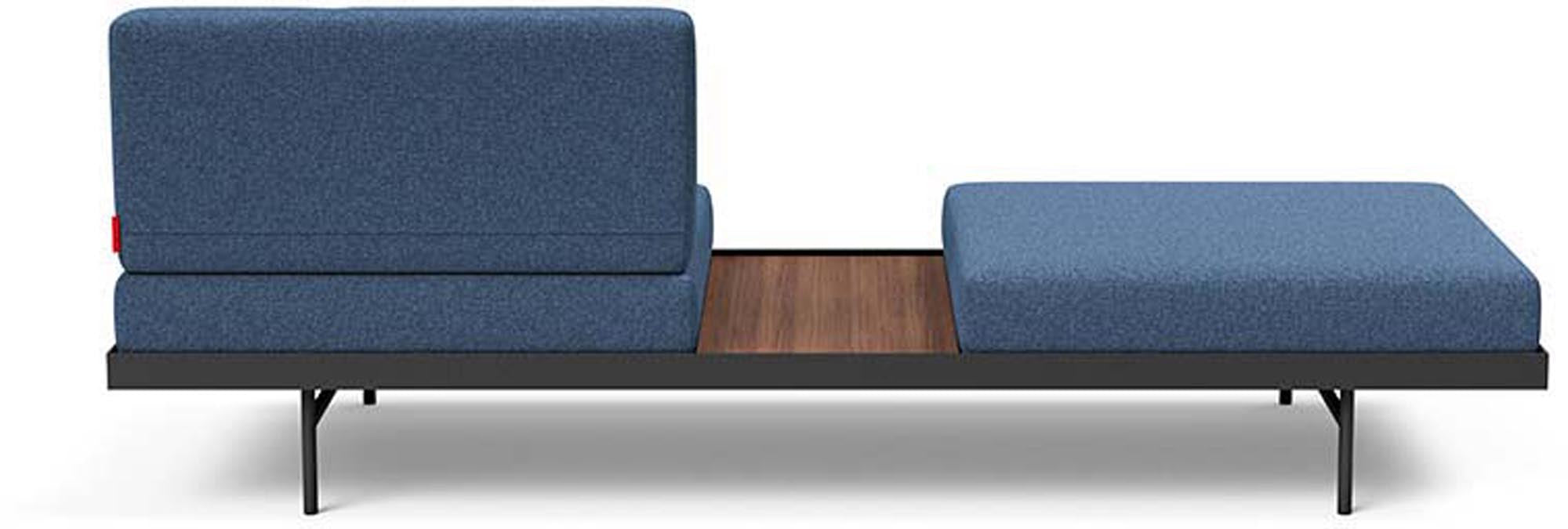 Puri Klappsofa: Stilvolles Design mit integriertem Tisch von Innovation.