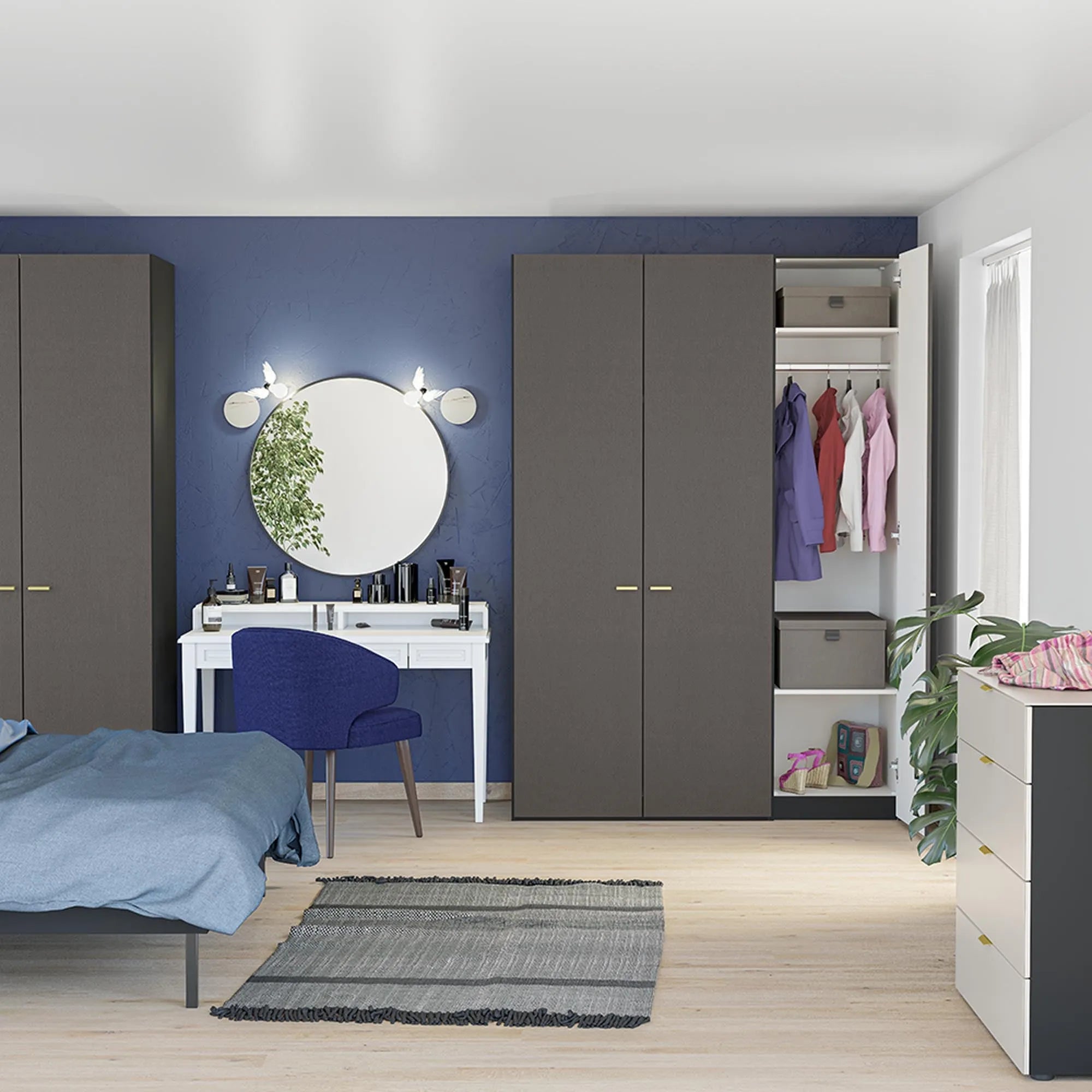 Stilvoller Drehtürenschrank 3-türig in Cremeweiß von Jutzler.