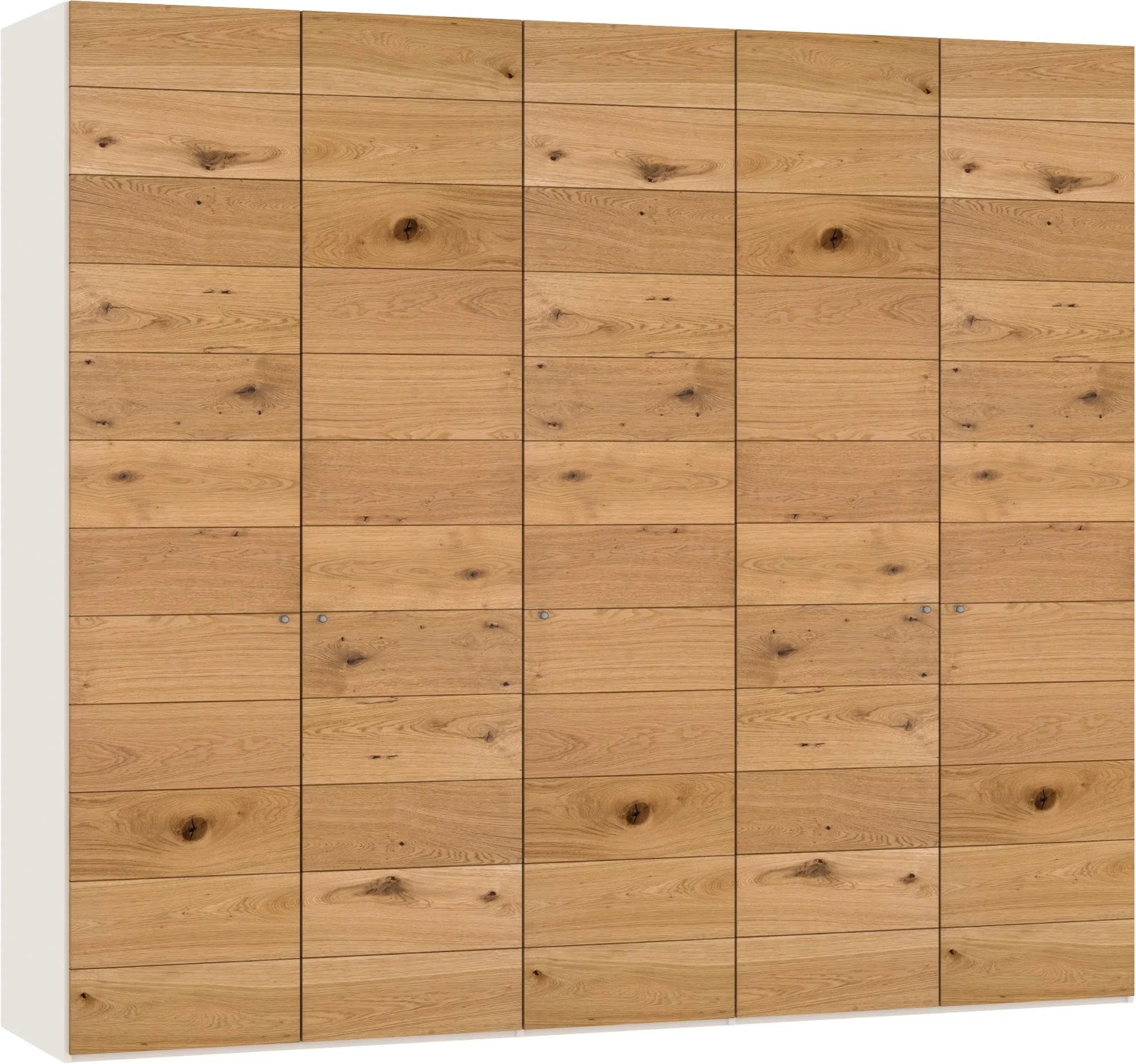 Stilvoller 5-türiger Wildeiche-Schrank von Jutzler mit Zubehör.