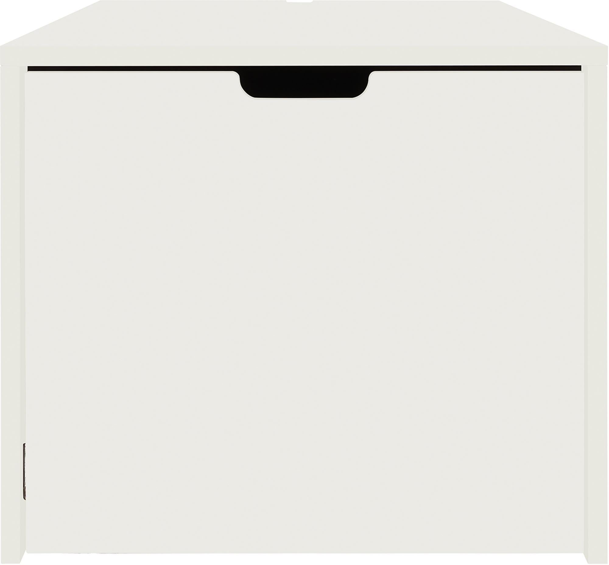 Bettkasten16 von Müller Möbelwerkstätten: Geräumiger Schubkasten mit innovativer Kabelführung und soft-close Mechanik für eleganten Stauraum.