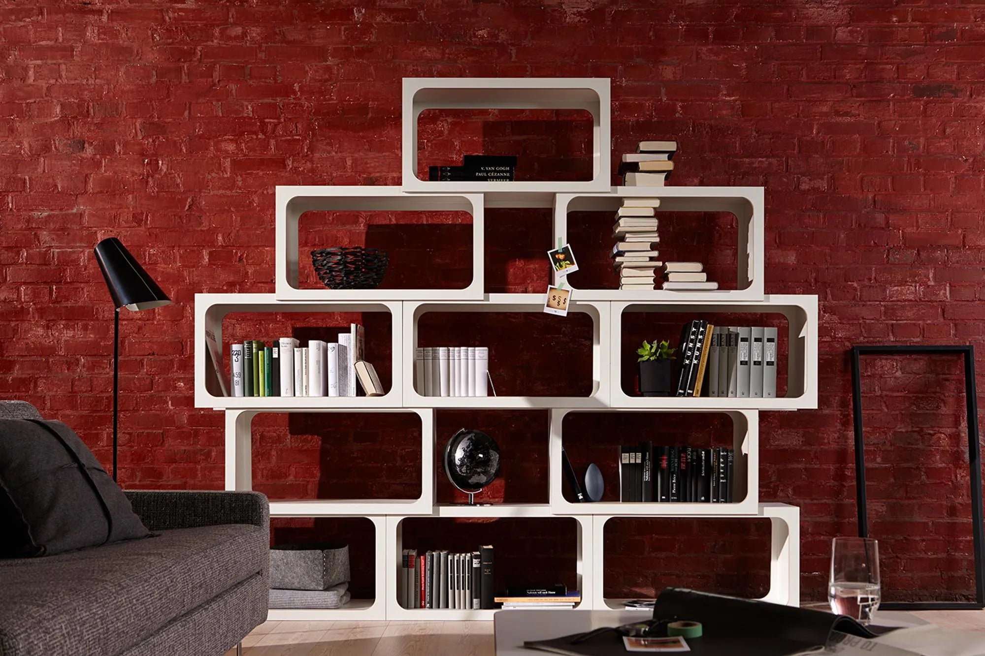 Boxit von Müller: Elegantes Regal für moderne Raumgestaltung.