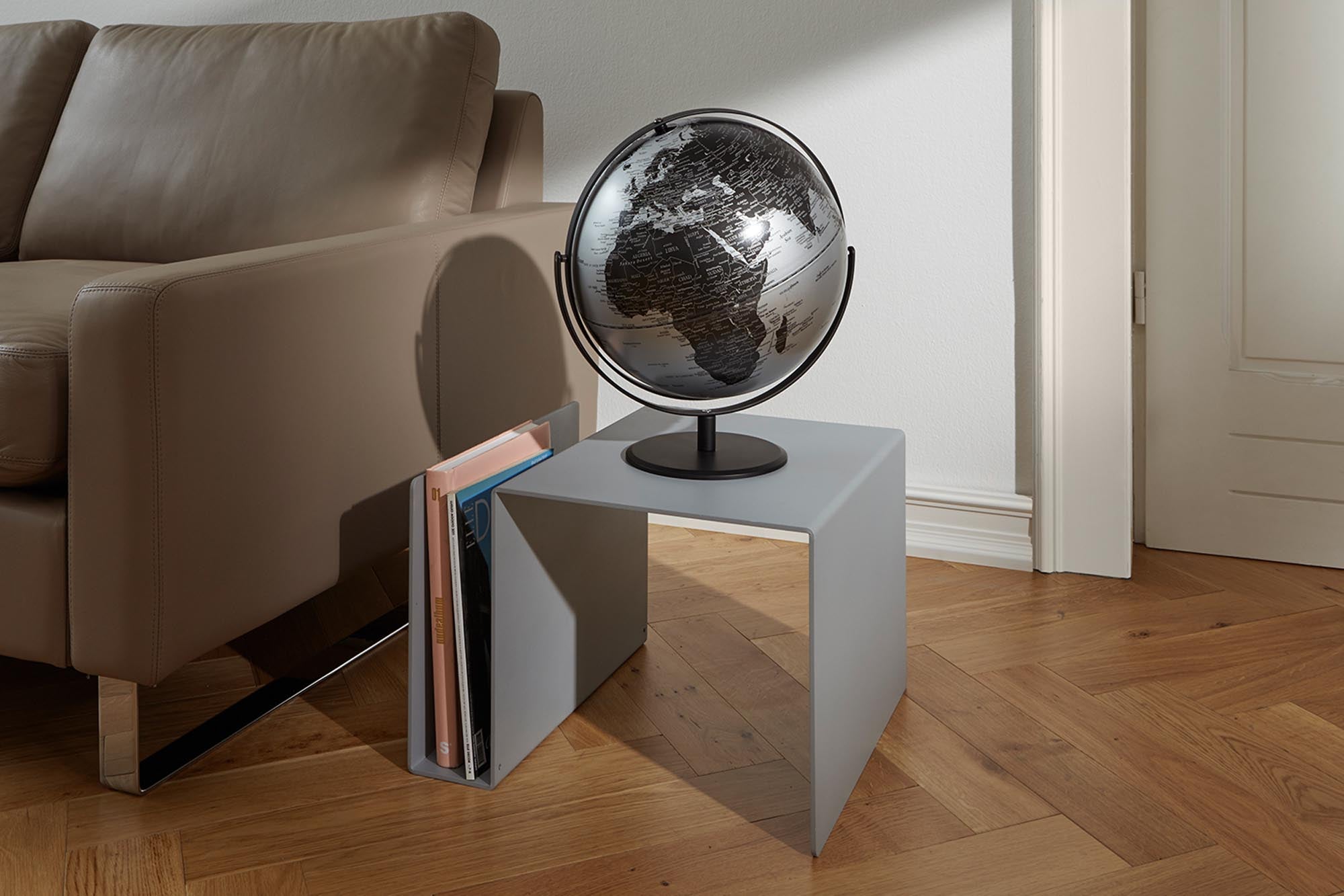 Eleganter HUK Tisch: Perfekte Ergänzung für zeitgemäße Interieurs.