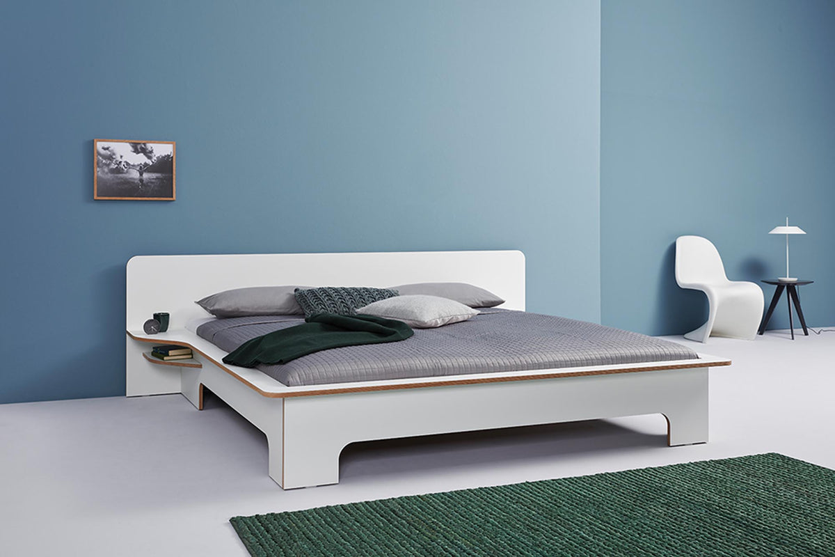 Plane Doppelbett mit Lattenrost Starr in Weiss präsentiert im Onlineshop von KAQTU Design AG. Bett ist von Müller Möbelwerkstätten