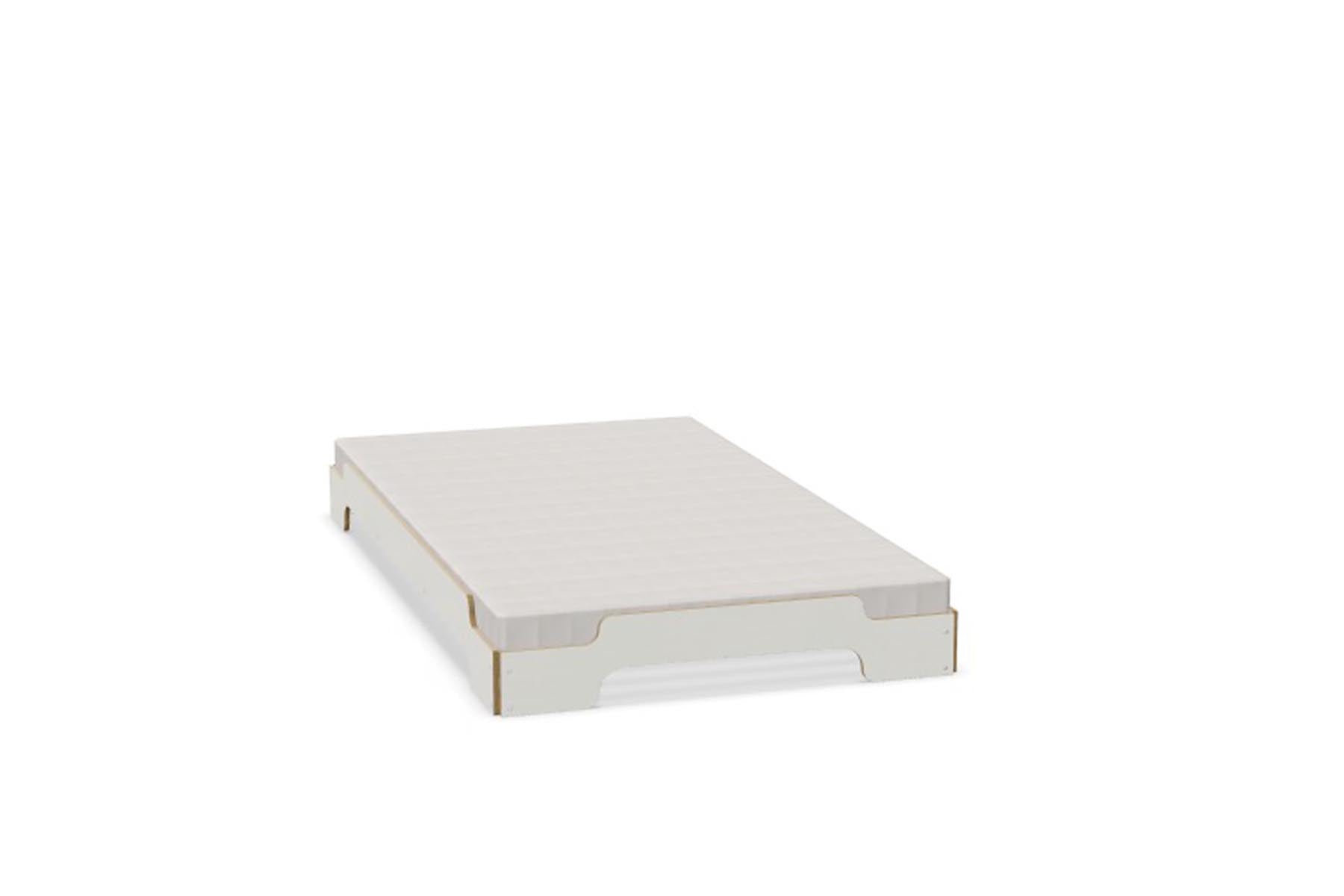 Stapelliege Klassik in Weiss / Birke präsentiert im Onlineshop von KAQTU Design AG. Bett ist von Müller Möbelwerkstätten