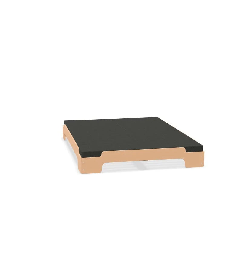 Platzsparende Stapelliege Komfort: Innovatives Design von Müller.