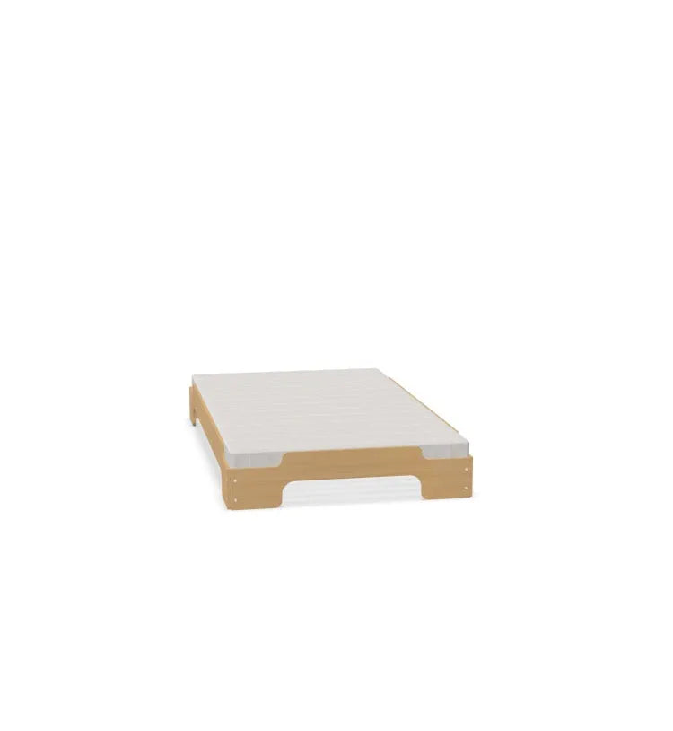 Platzsparende Stapelliege Komfort: Innovatives Design von Müller.