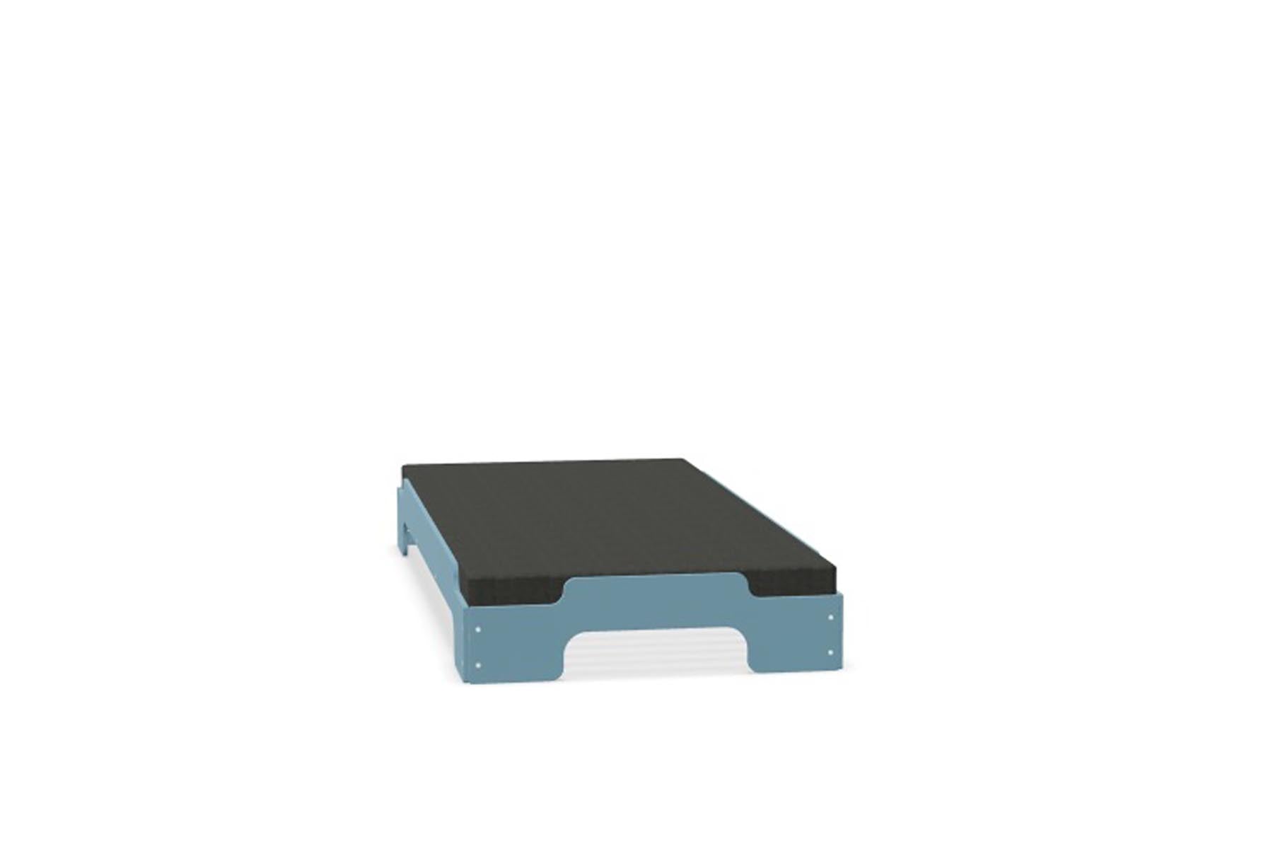 Stapelliege Komfort in Silbertannenblau präsentiert im Onlineshop von KAQTU Design AG. Bett ist von Müller Möbelwerkstätten