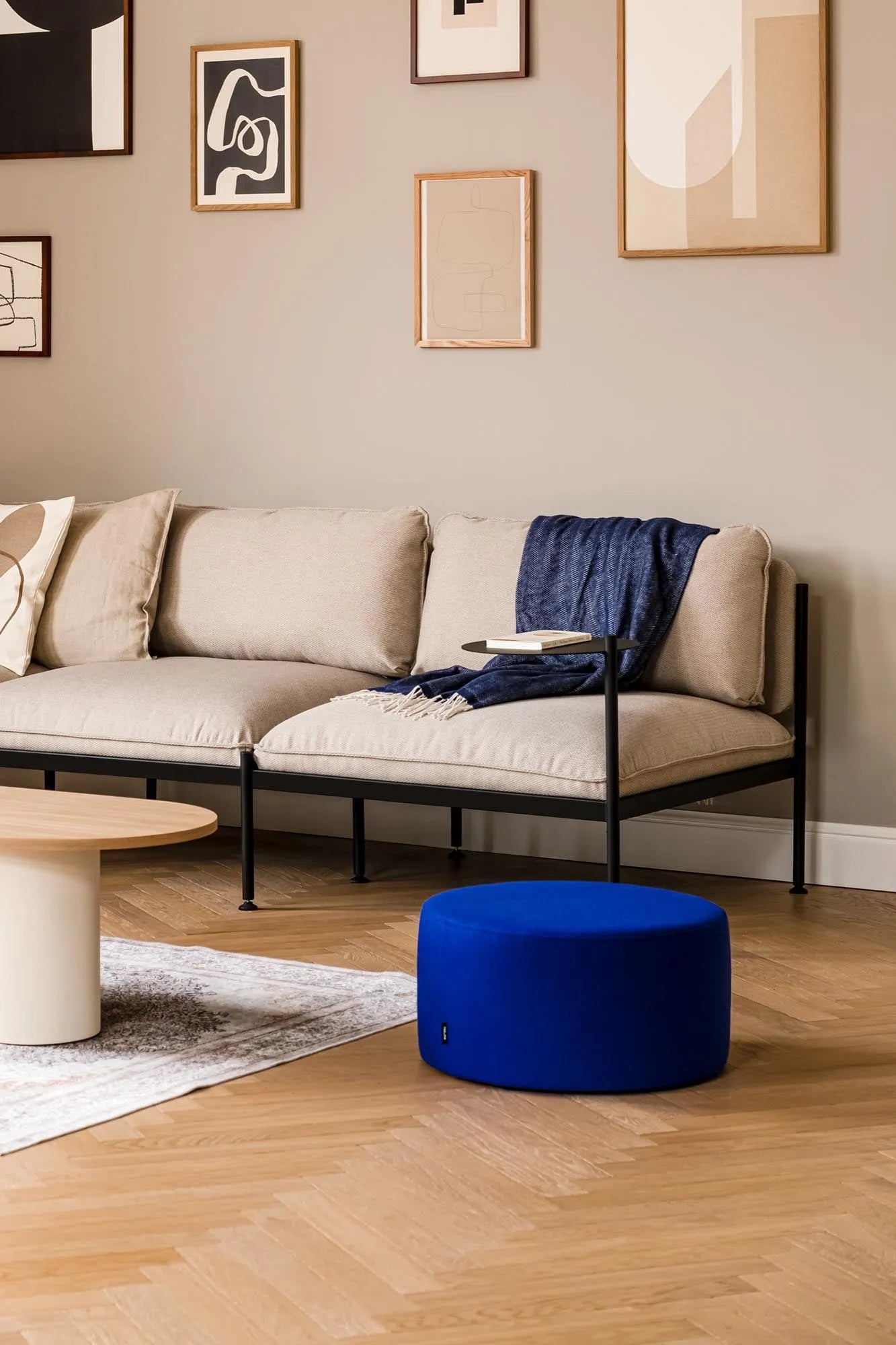 Folk Pouf von Noo.ma: Elegantes Design trifft auf Komfort.