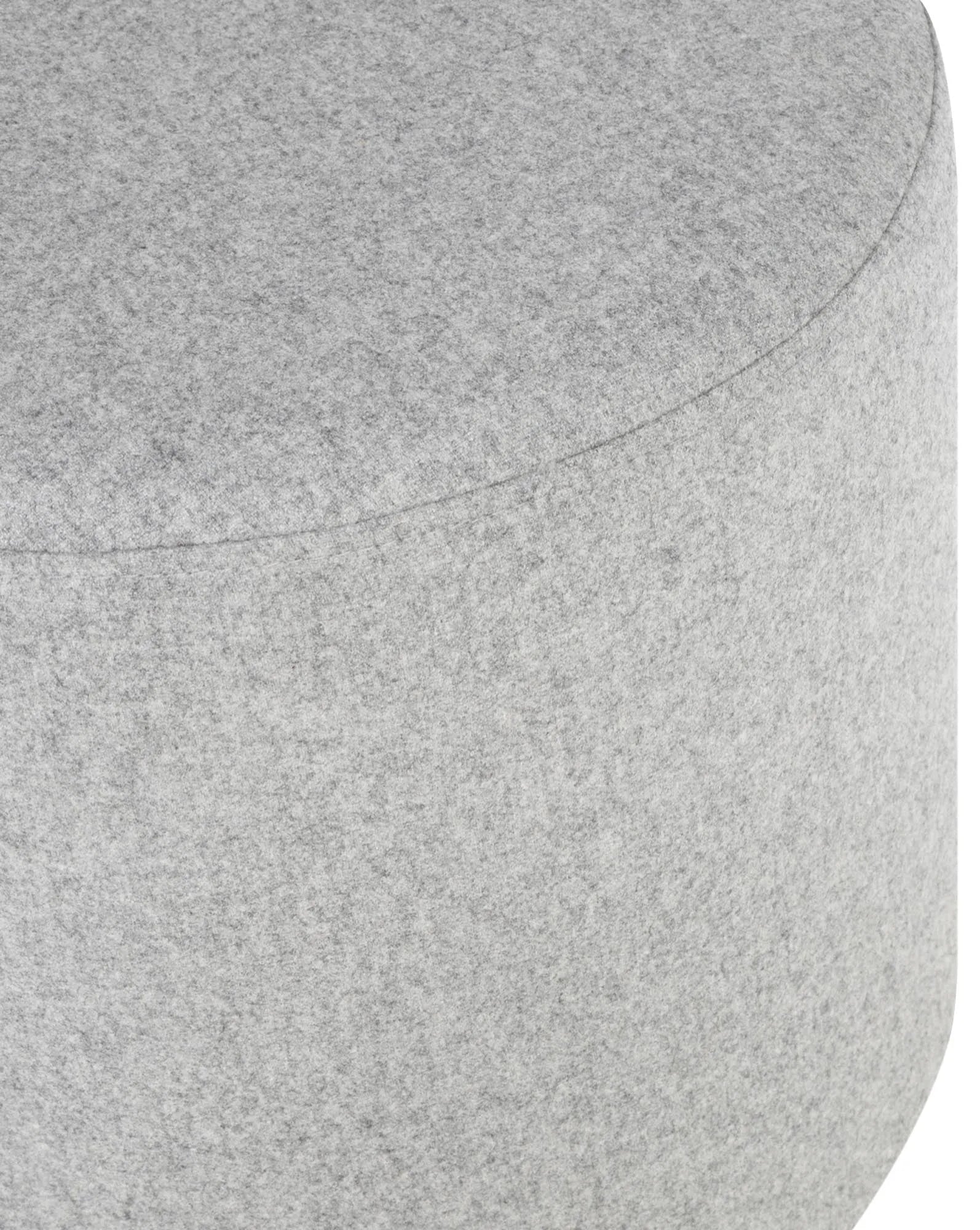 Folk Pouf von Noo.ma: Eleganz trifft Funktionalität in jedem Raum.