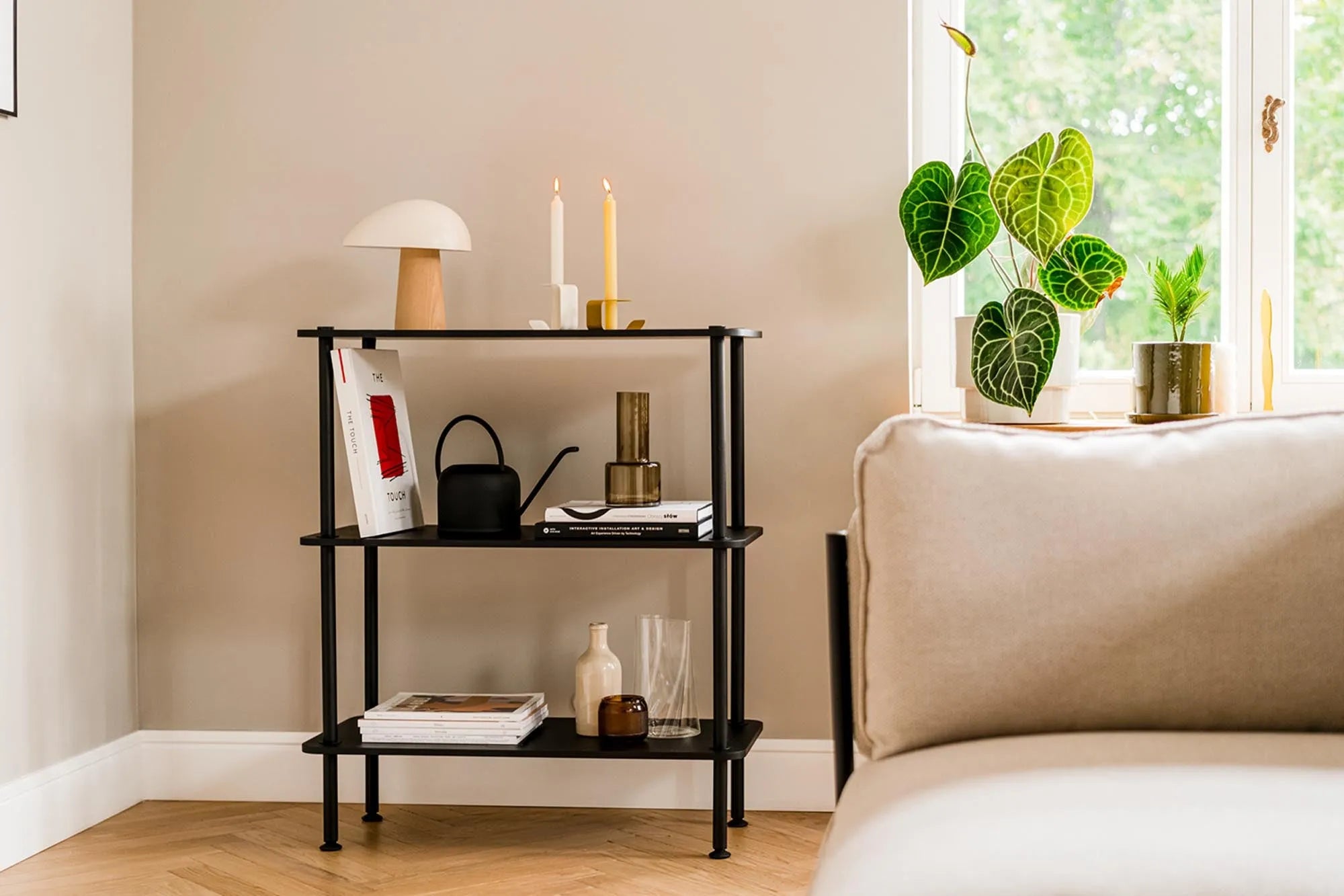 Teidi 3er Regal von Noo.ma: Modernes Design trifft Funktionalität.