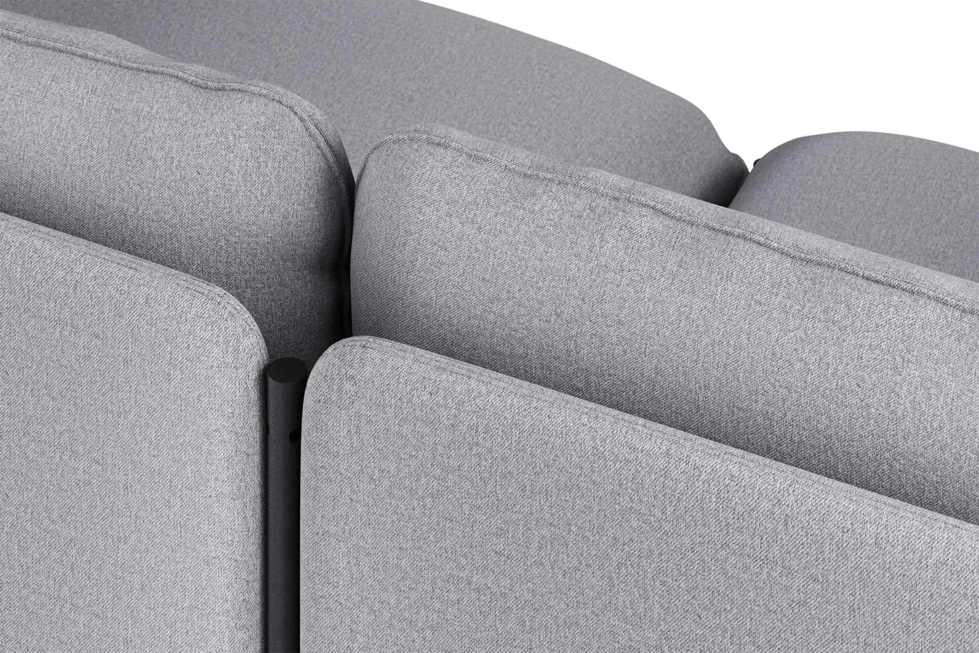 Elegantes Toom Sofa: Vielseitiger 3-Sitzer für stilvolle Räume.