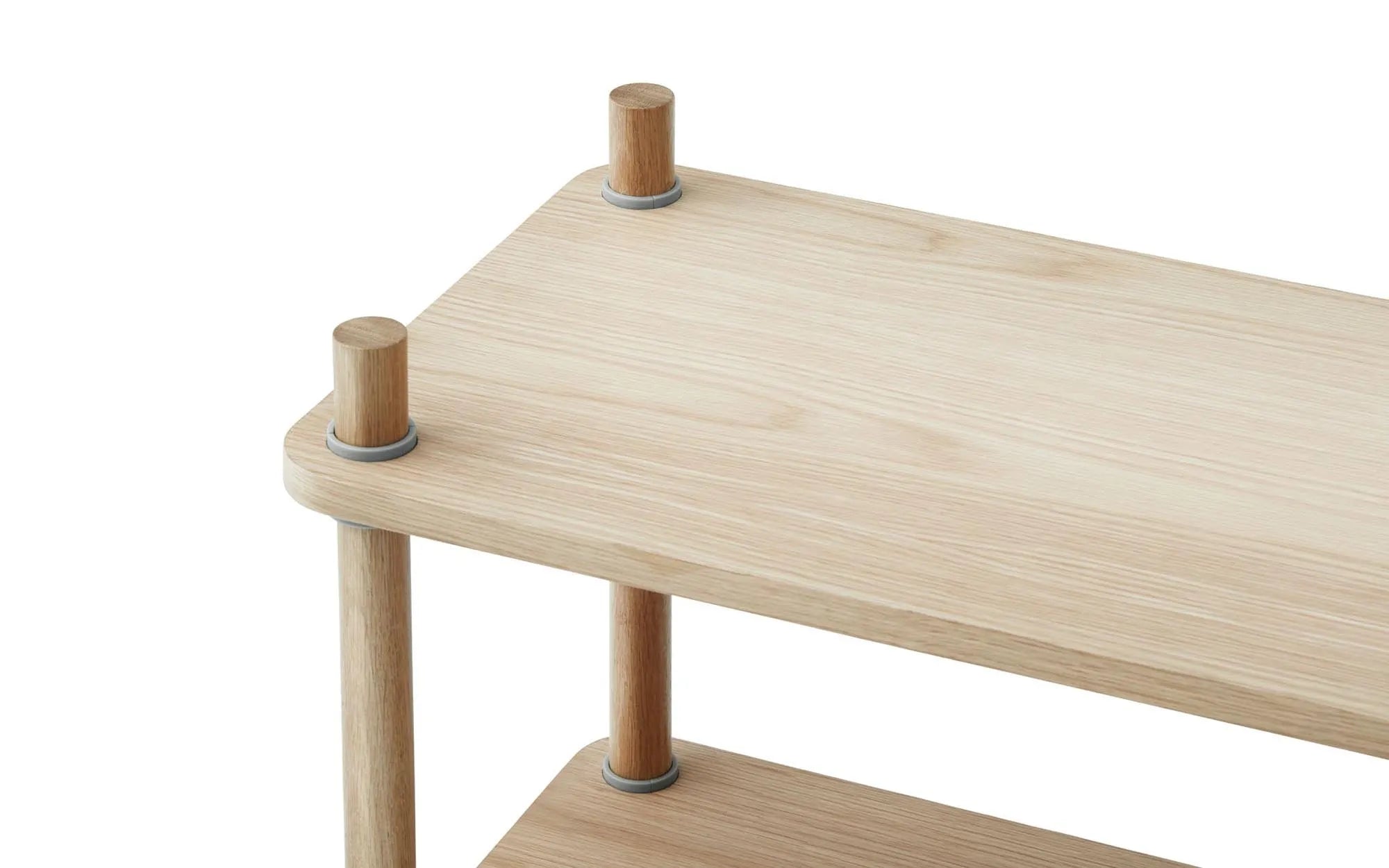 Elegantes Jam Regal mit 6 Beinen, werkzeuglos montierbar, harmonische Rundungen, vielseitig für Wohnräume.