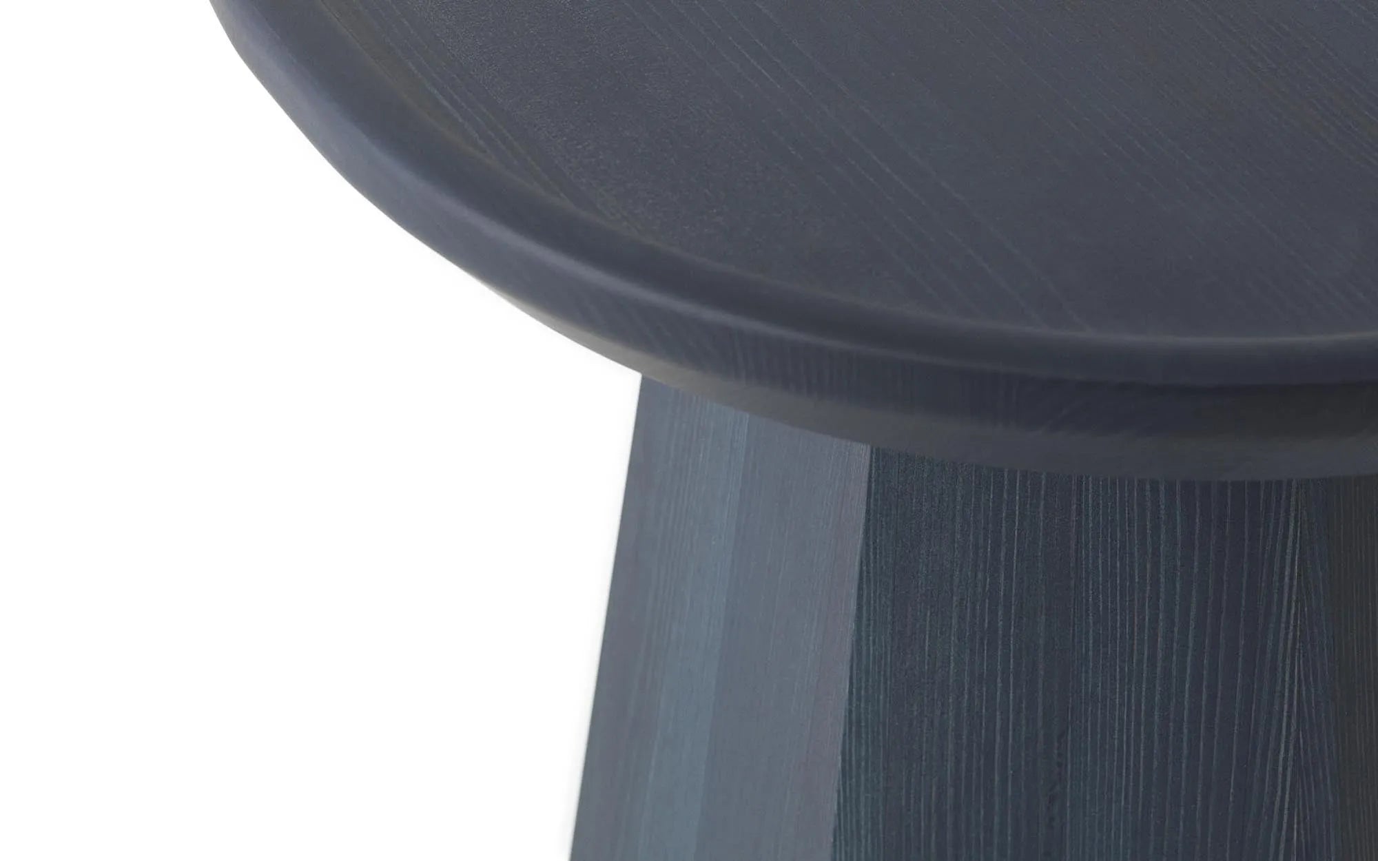 Pine Tisch Large: Minimalistisches Design von Normann Copenhagen.