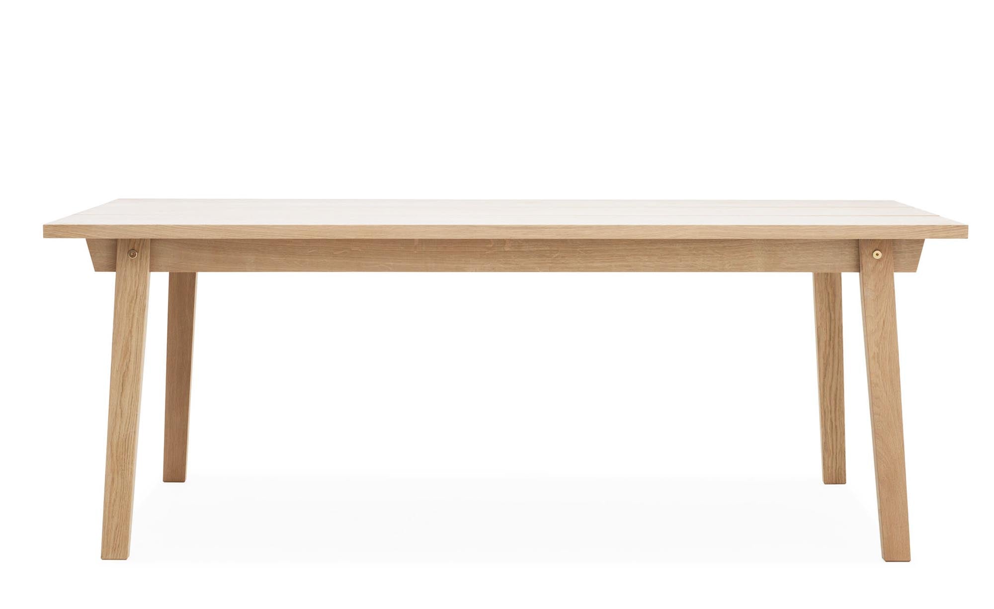 Slice Tisch von Normann Copenhagen: Eleganz trifft Funktionalität.