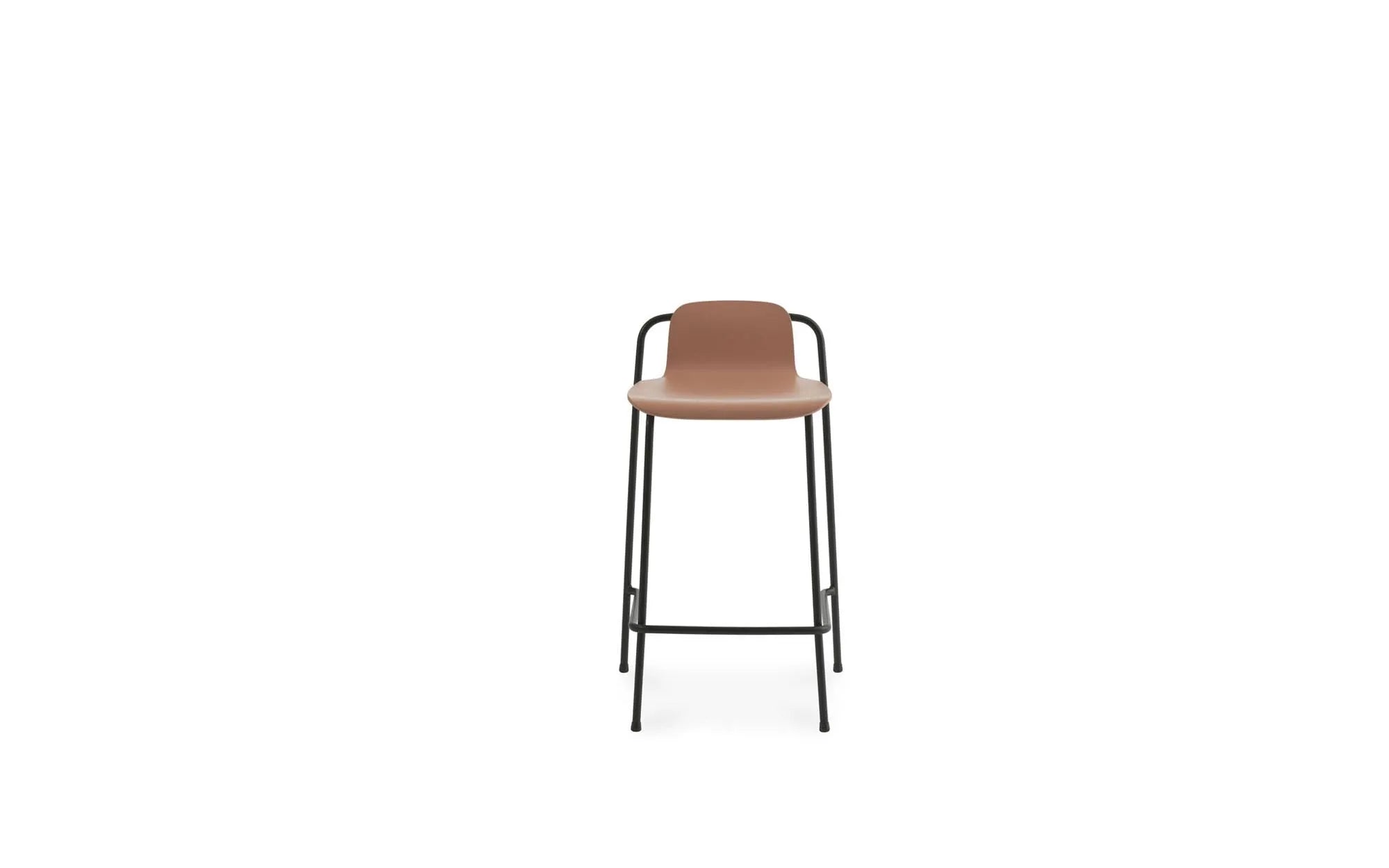 Studio Barhocker: Minimalistisches Design für moderne Räume.