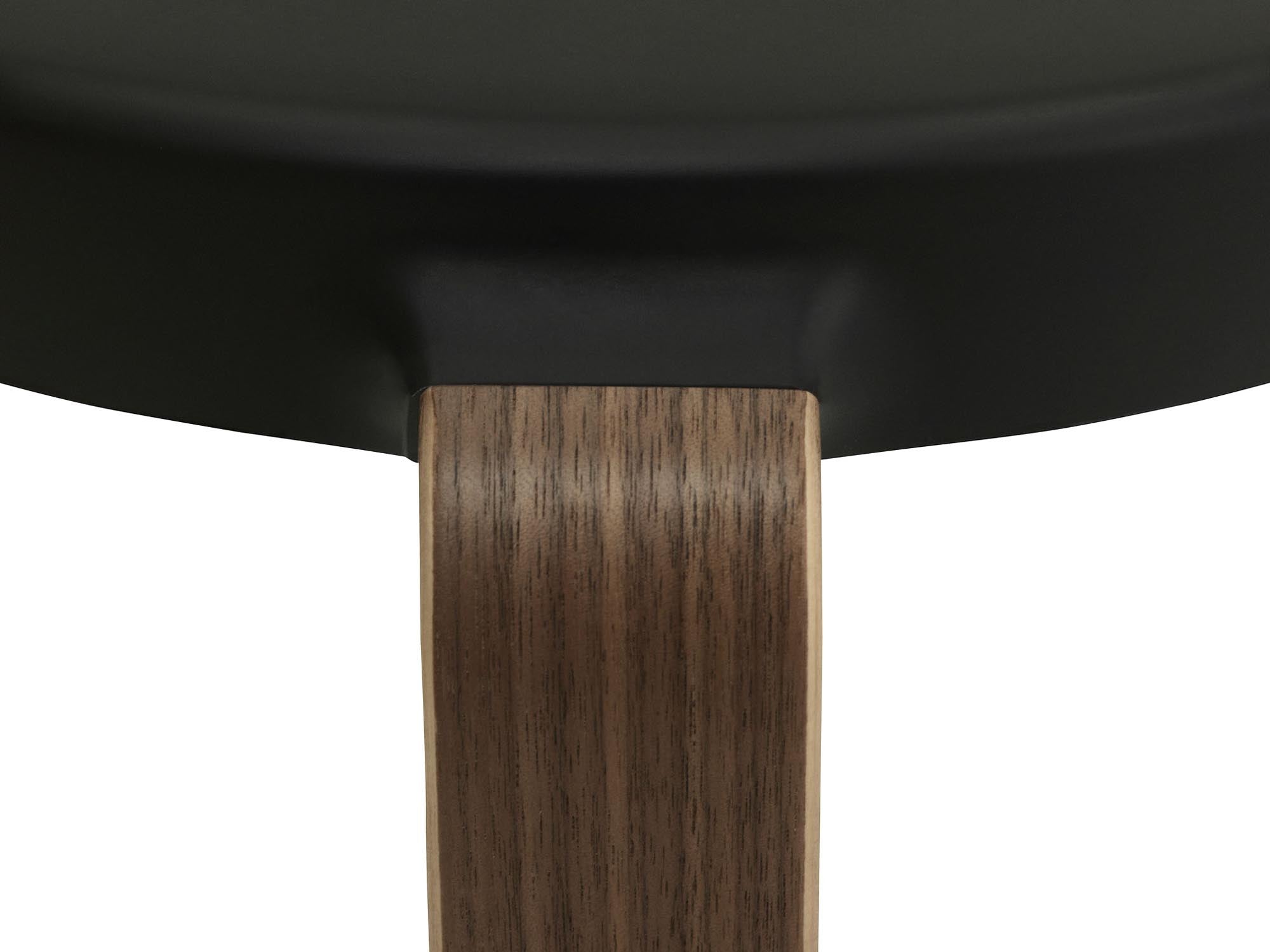 Eleganter Tap Hocker von Normann Copenhagen für modernes Wohnen.