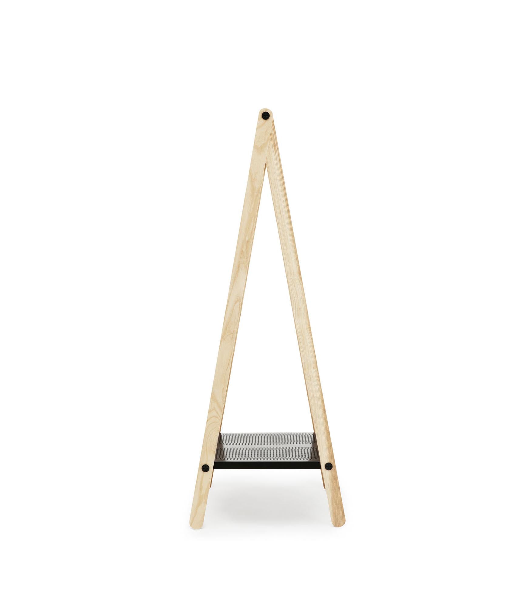 Toj Kleiderständer klein: Stilvolle Ordnung von Normann Copenhagen.