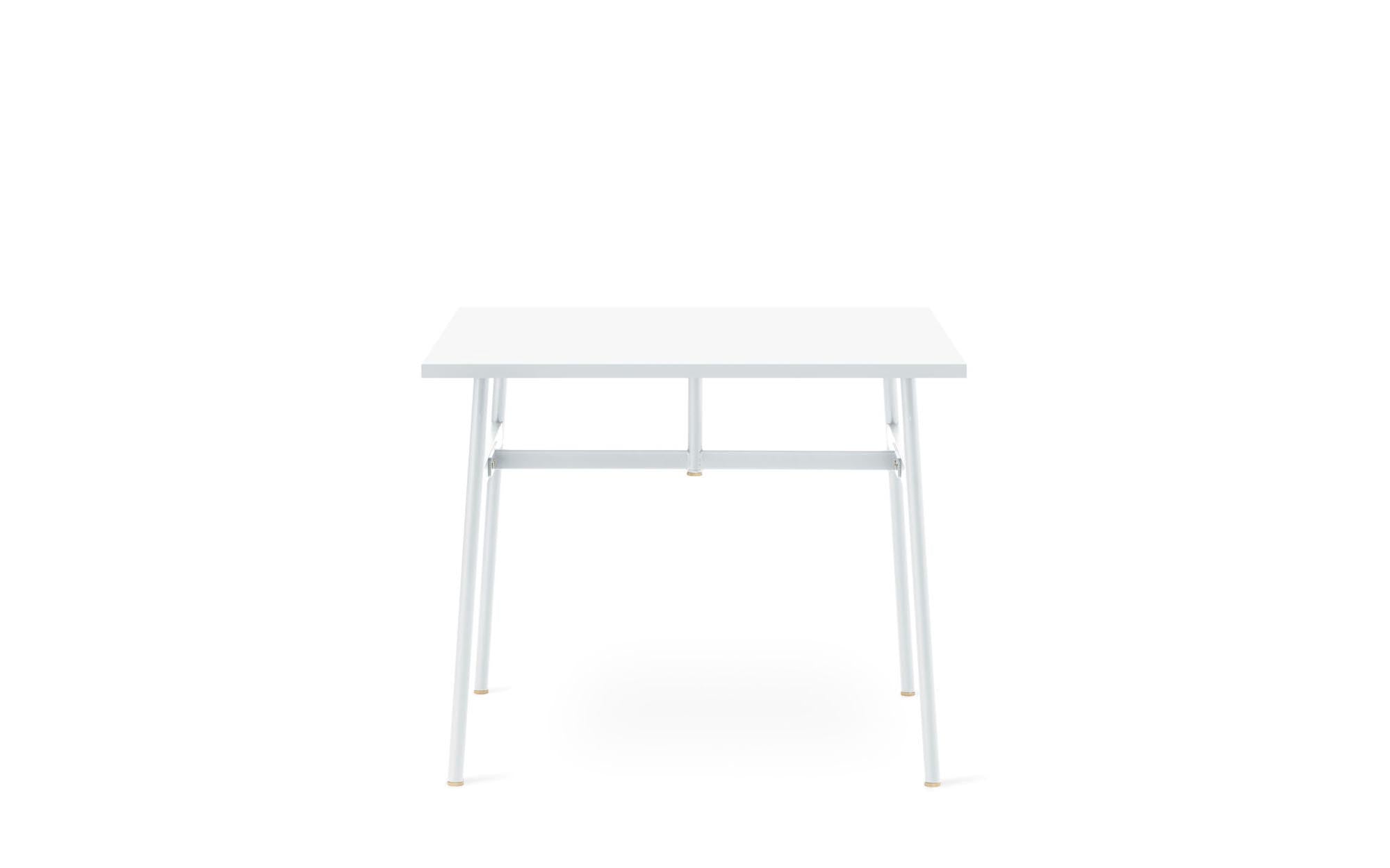 Union Café Tisch: Skandinavisches Design trifft auf urbanen Chic.