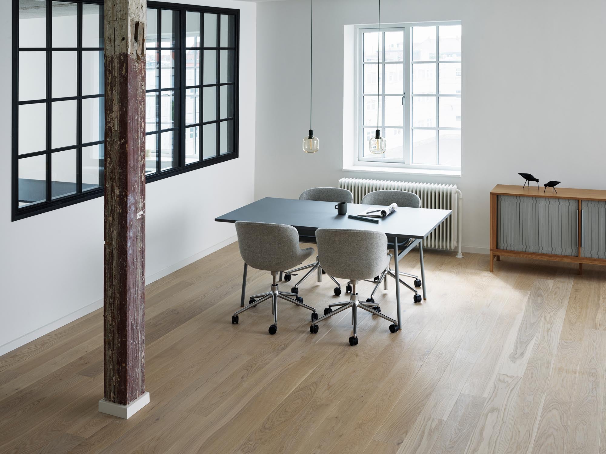 Union Tisch von Normann Copenhagen: Eleganz trifft Funktionalität.