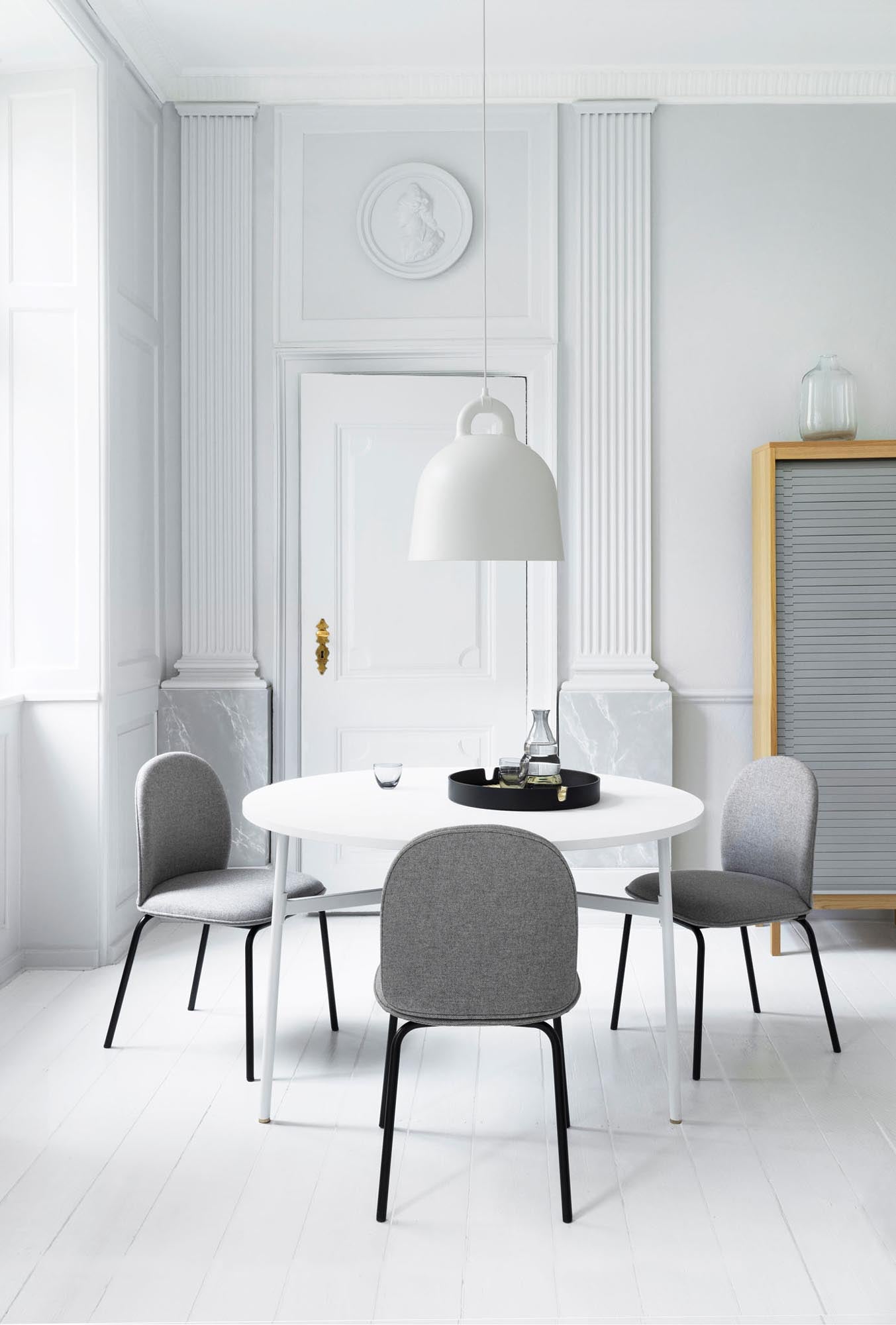 Stilvoller runder Union Tisch von Normann Copenhagen für modernes Wohnen.