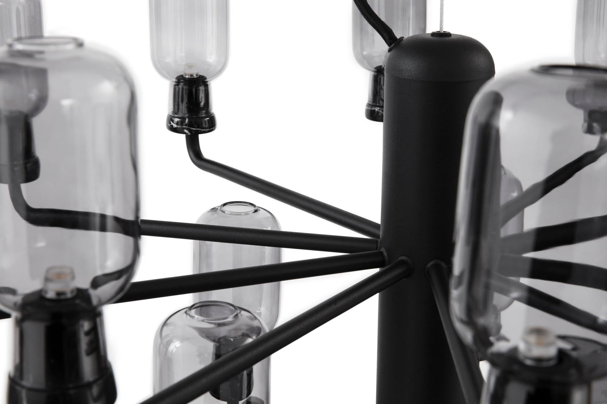 Eleganter Amp Kronleuchter klein EU von Normann Copenhagen.