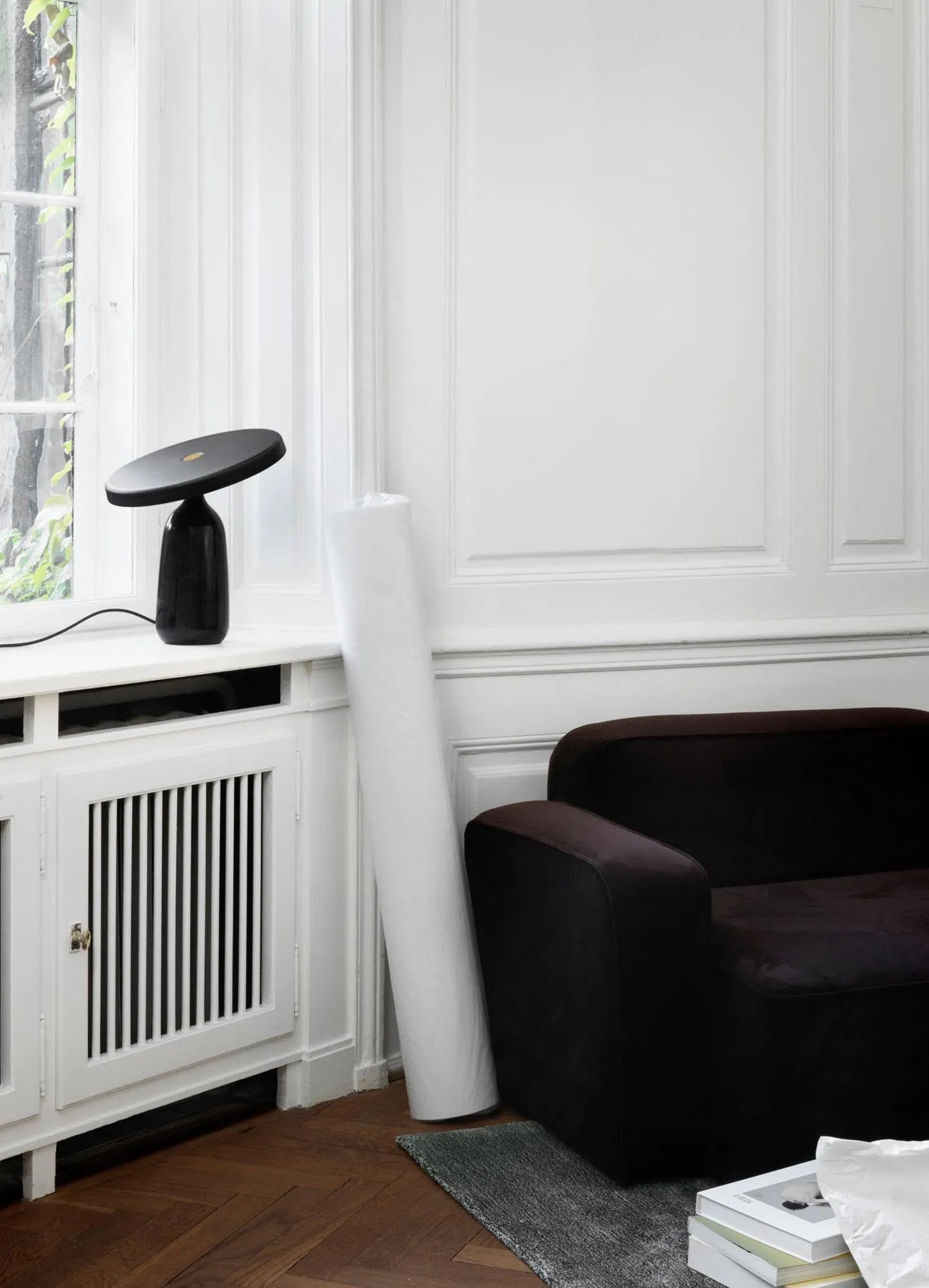 Eddy Tischlampe: Elegante Beleuchtung mit modernem Design.