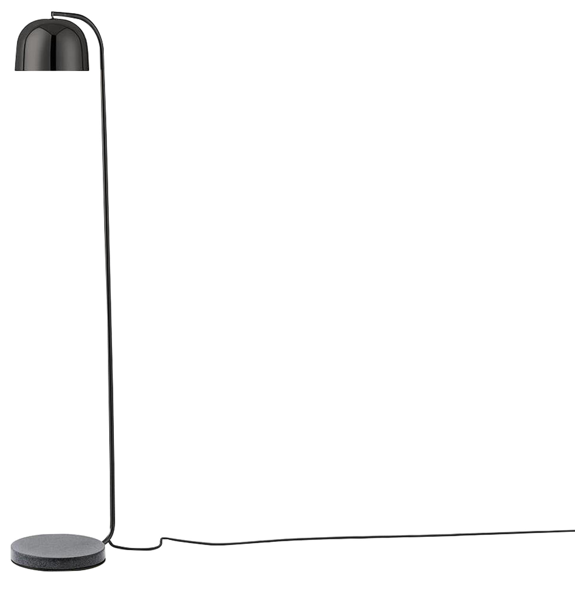 Die Grant Stehleuchte von Normann Copenhagen vereint elegantes Design mit hochwertigen Materialien wie Metall und Granit für zeitlose Ästhetik.