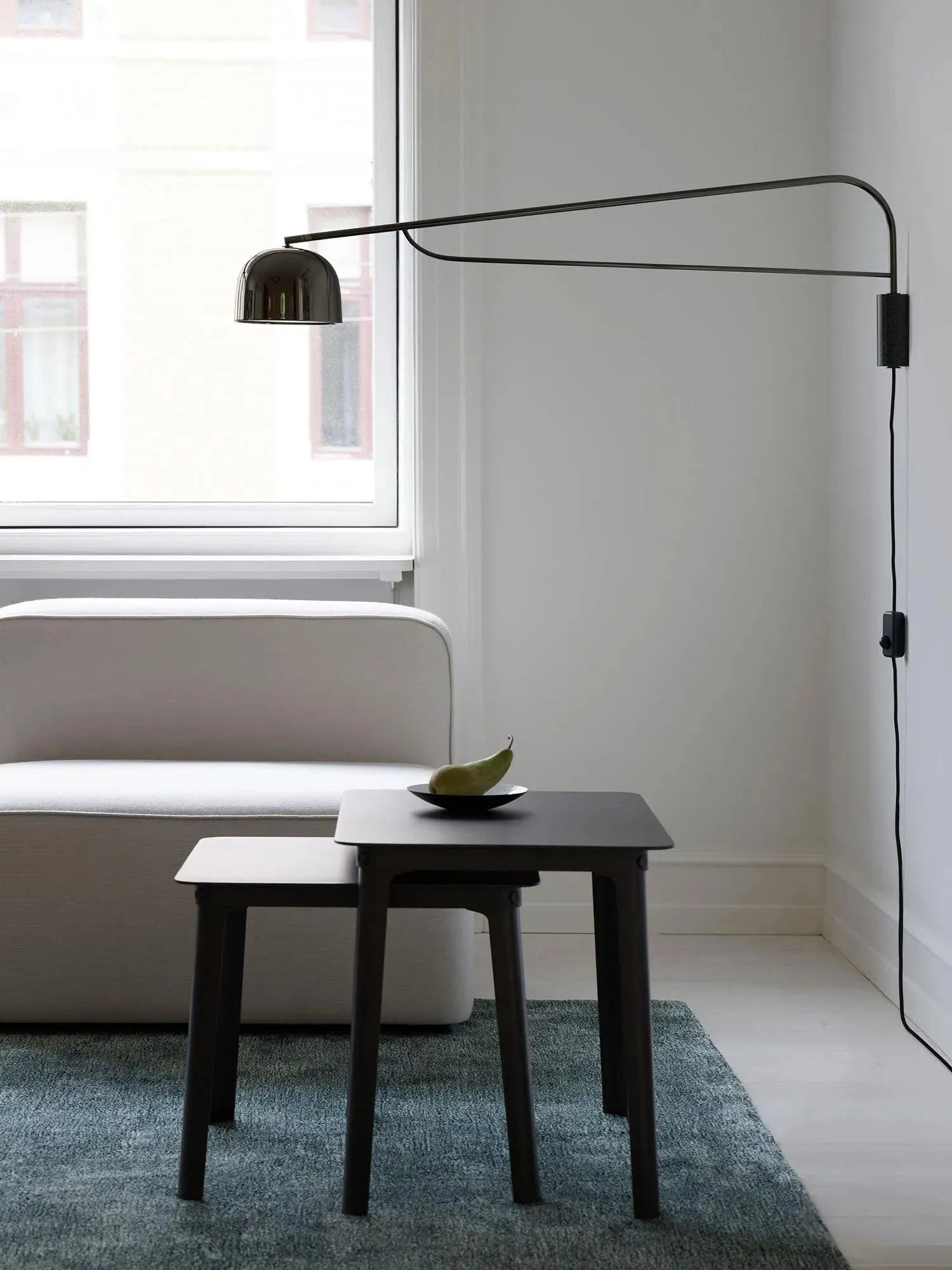 Grant Wandlampe 111 cm: Skandinavisches Design für stilvolle Räume.