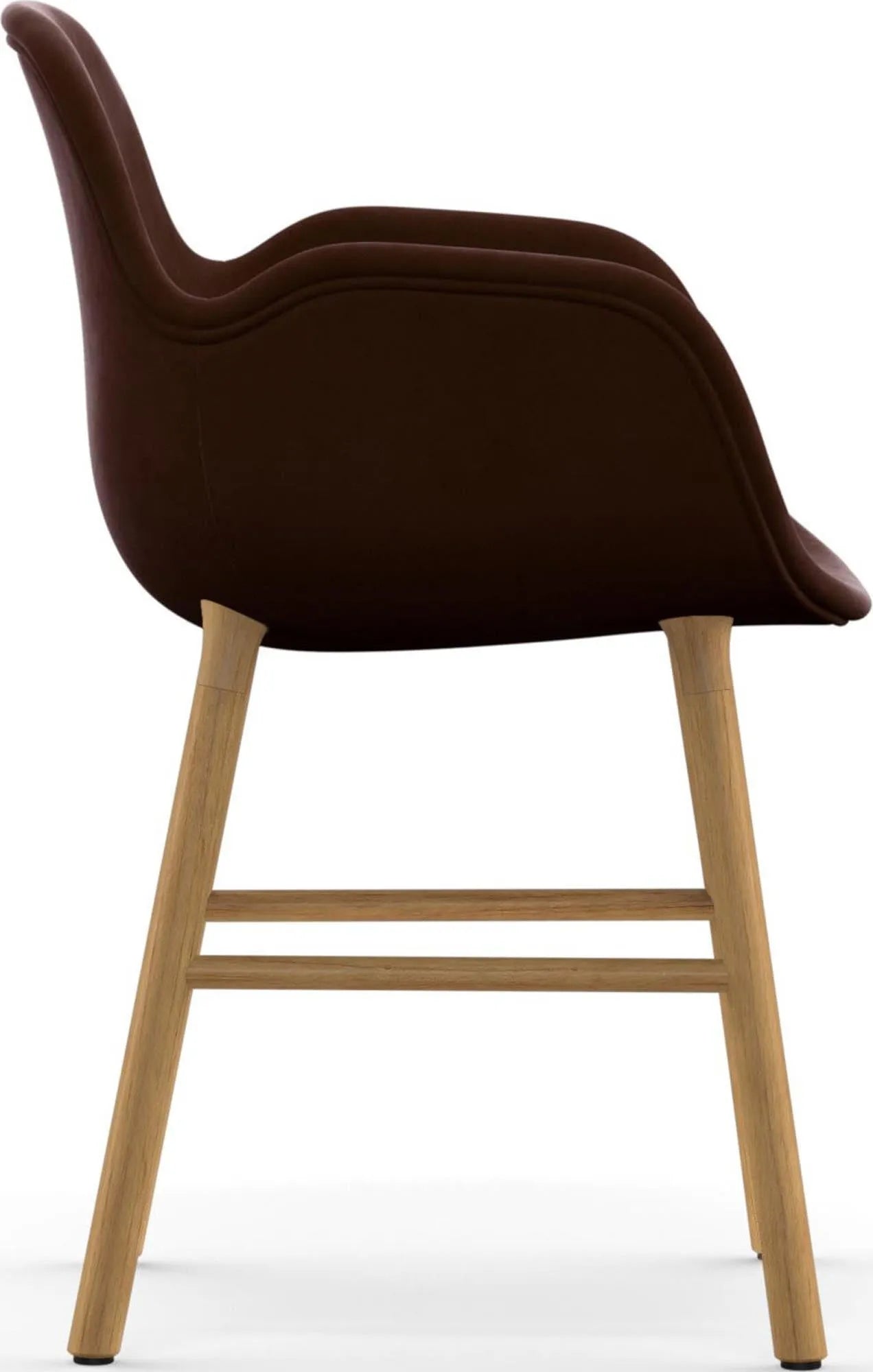 Eleganter Form Armlehnstuhl von Normann Copenhagen, bequem gepolstert.